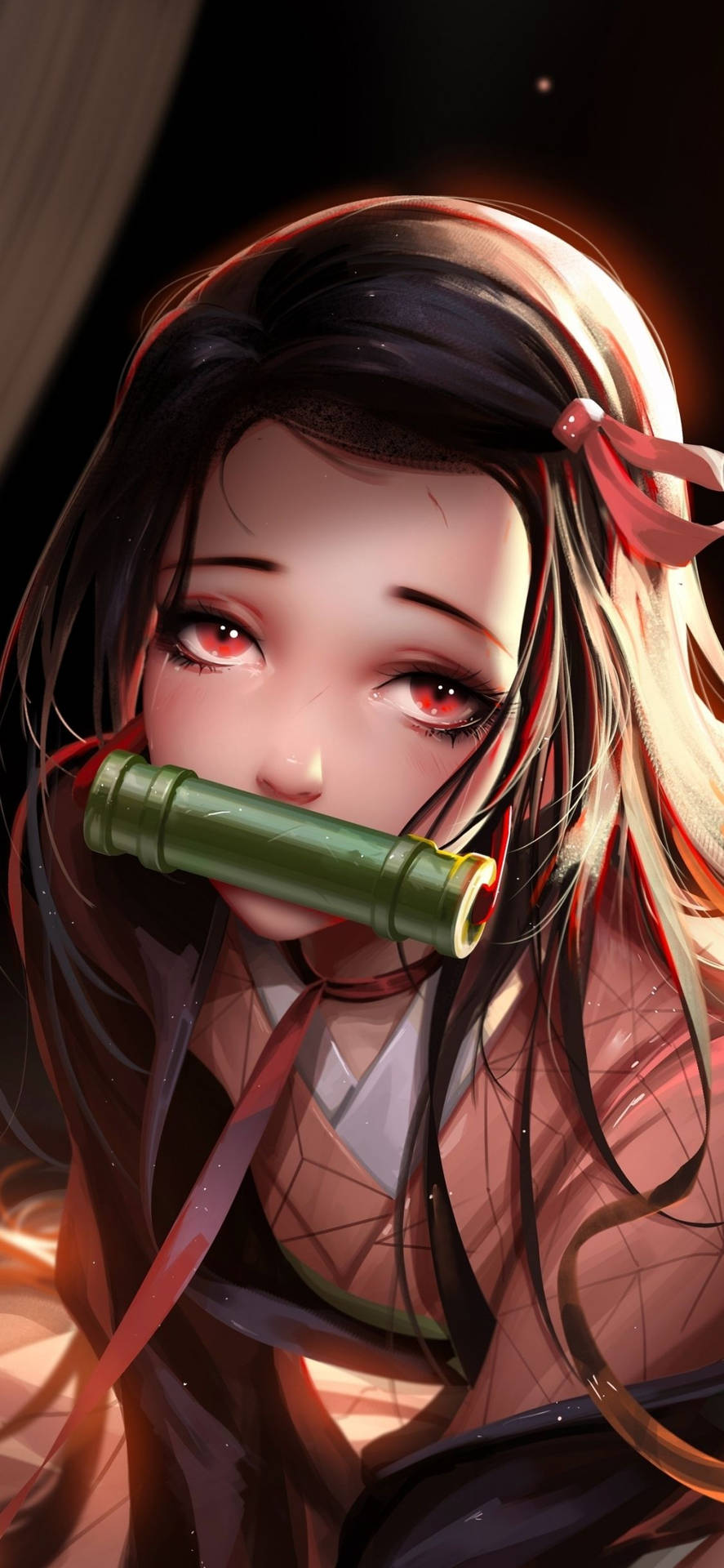 紅眼睛的動漫女孩在溫暖的光線下將竹笛放在唇邊。
