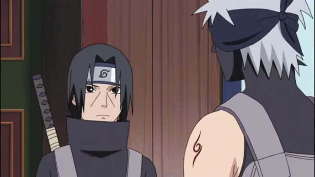 Kakashi And Itachi 桌布 壁紙 — 兩位動漫忍者喺室內緊張對峙，拔劍相向，表情嚴肅。
