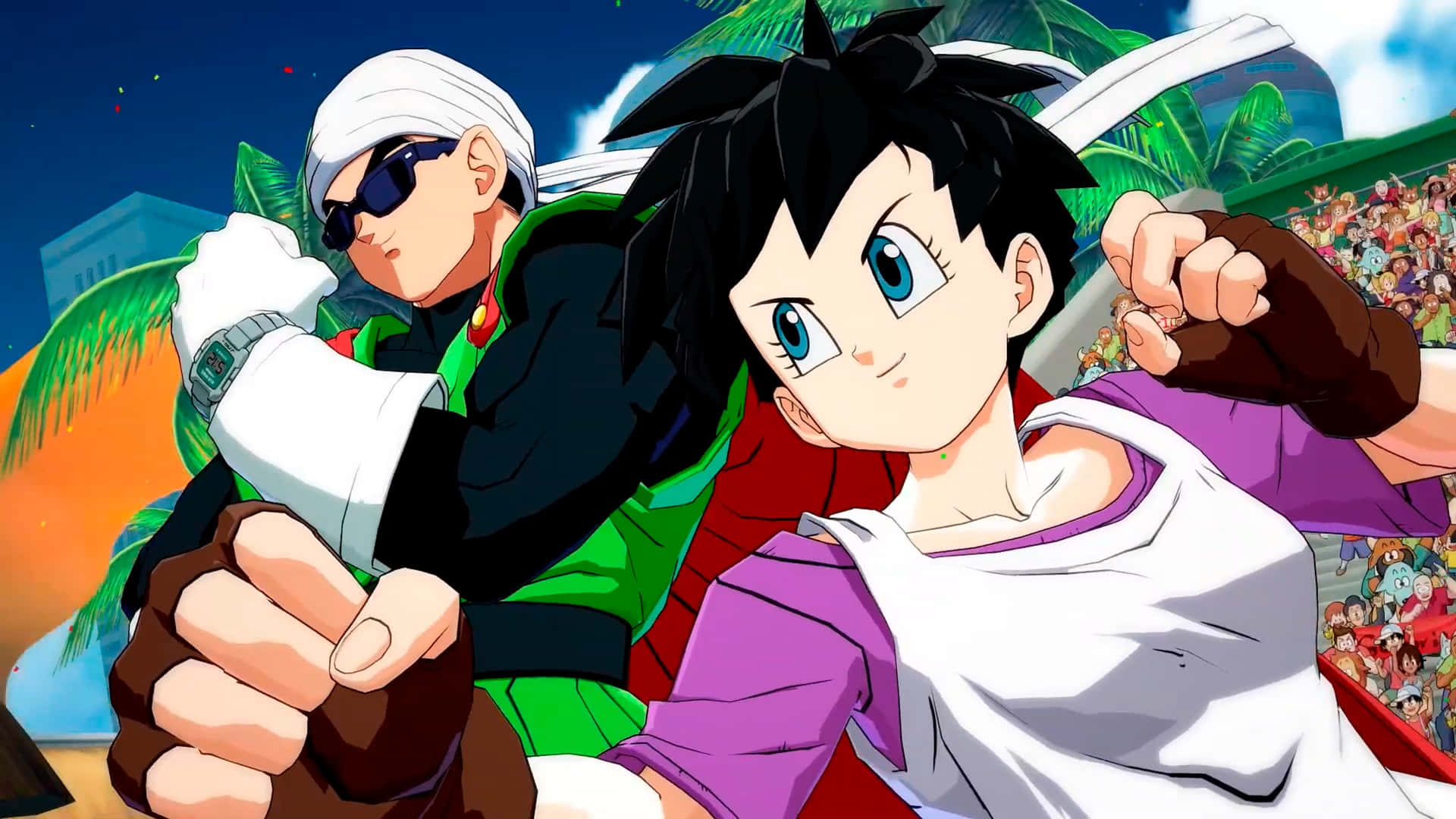 Videl 桌布 壁紙 — 兩位動漫戰士在充滿活力的日落天空下，以熱帶人群為背景，擺出動態戰鬥姿勢。