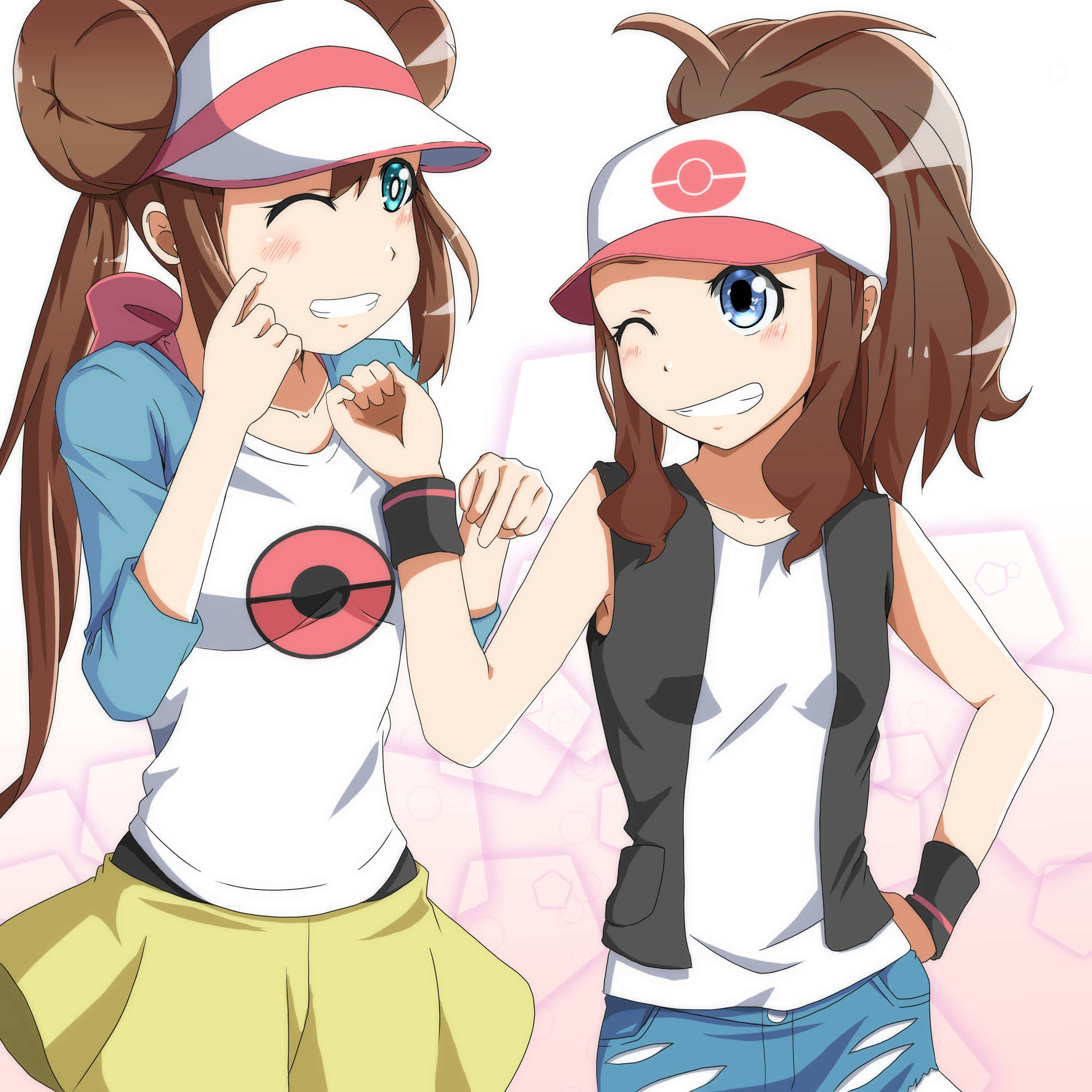 Pokemon Masters 桌布 壁紙 — 兩位身穿寵物小精靈主題服裝的開朗動畫女孩，在柔和的粉紅色六邊形背景前擺出俏皮的笑容。