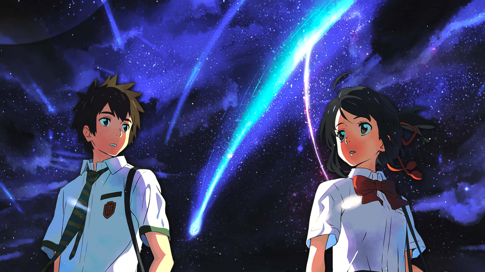 兩位青少年擁抱仰望星空 壁紙 — 兩名穿著校服的動畫學生驚奇地凝視著一顆發光的藍色彗星劃過星空宇宙。