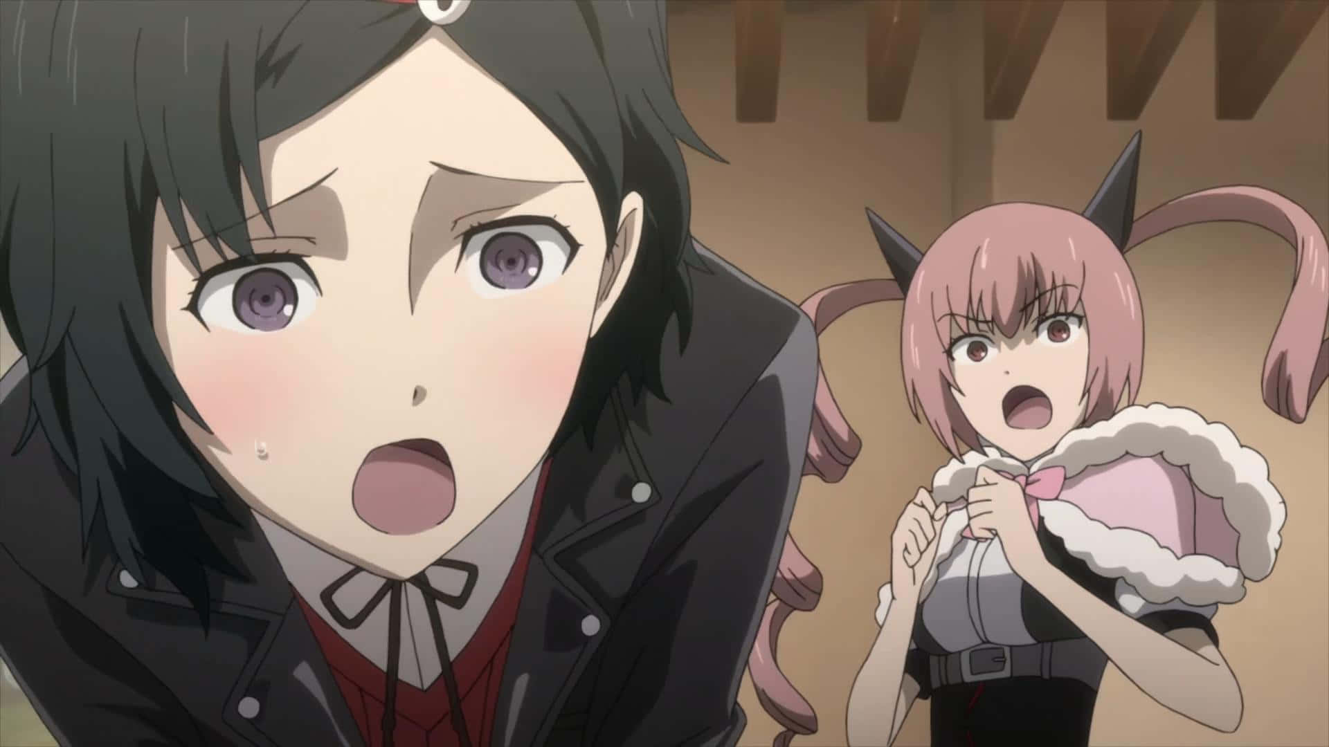 Ruka Urushibara 桌布 壁紙 — 兩個動漫女孩露出震驚表情，一個黑髮穿夾克，另一個粉紅頭髮有貓耳和女僕裝。