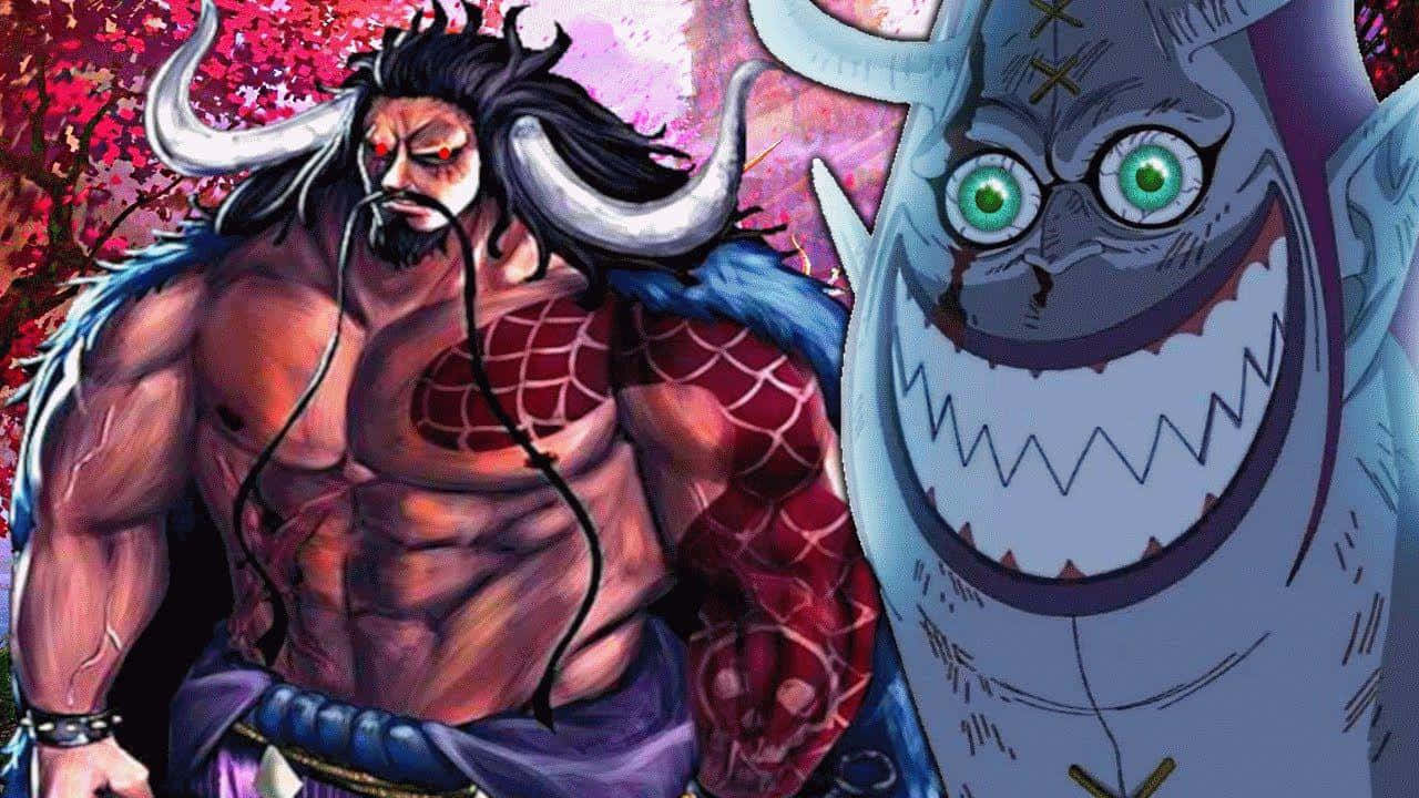 gecko moria 桌布 壁紙 — 兩個動漫角色，一個有角的肌肉男和一個綠色眼睛的鯊魚狀生物，站在鮮豔的紅色花卉背景前。