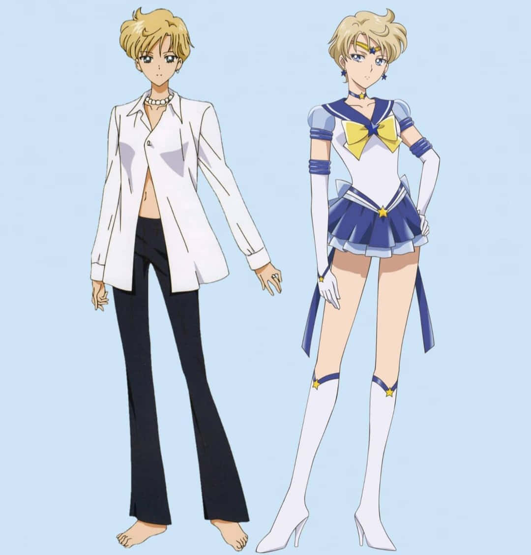 Sailor Uranus 桌布 壁紙 — 兩個動漫角色並肩站立，一個穿著休閒白色西裝外套和黑色褲子，另一個穿著藍白水手服配黃色蝴蝶結。