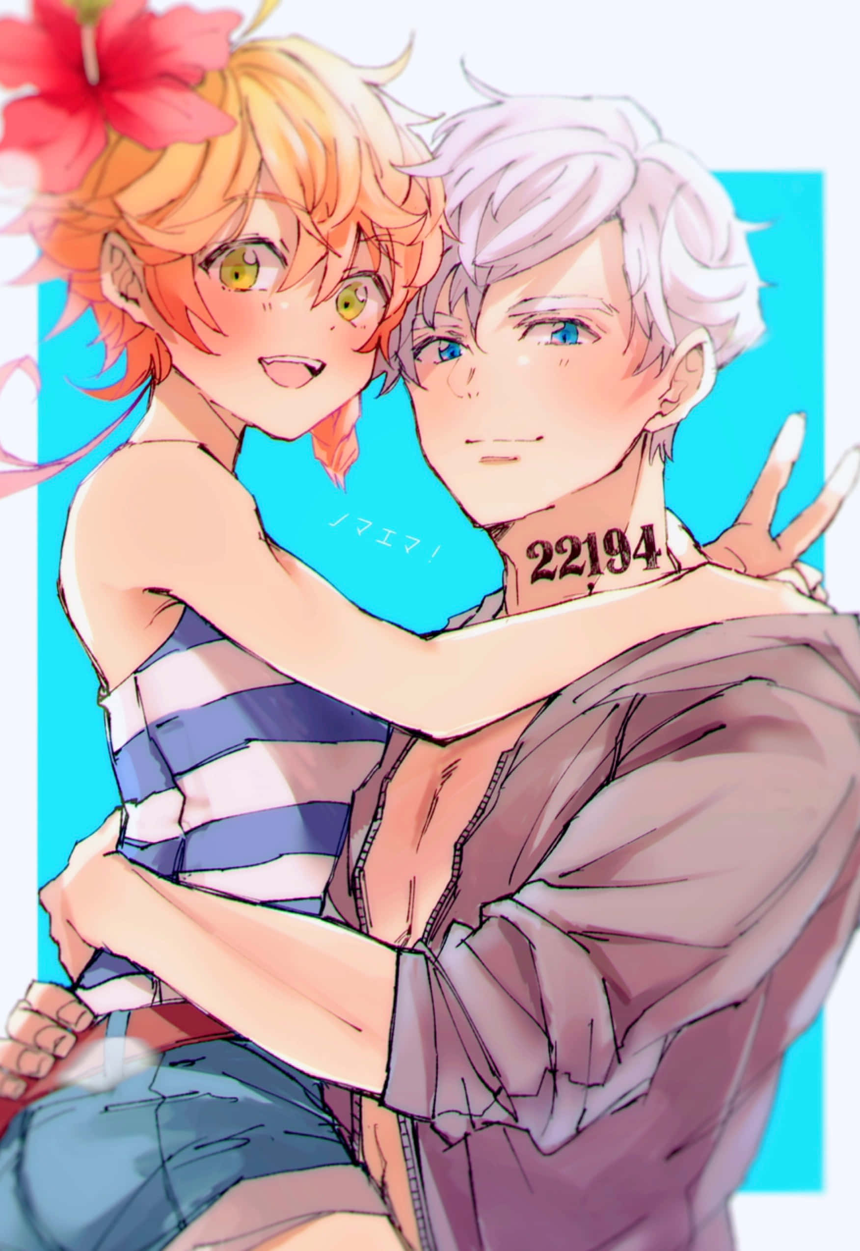 The Promised Neverland Norman 桌布 壁紙 — 兩個動漫角色在明亮的藍色背景上溫暖地擁抱，上方有一朵紅色木槿花。