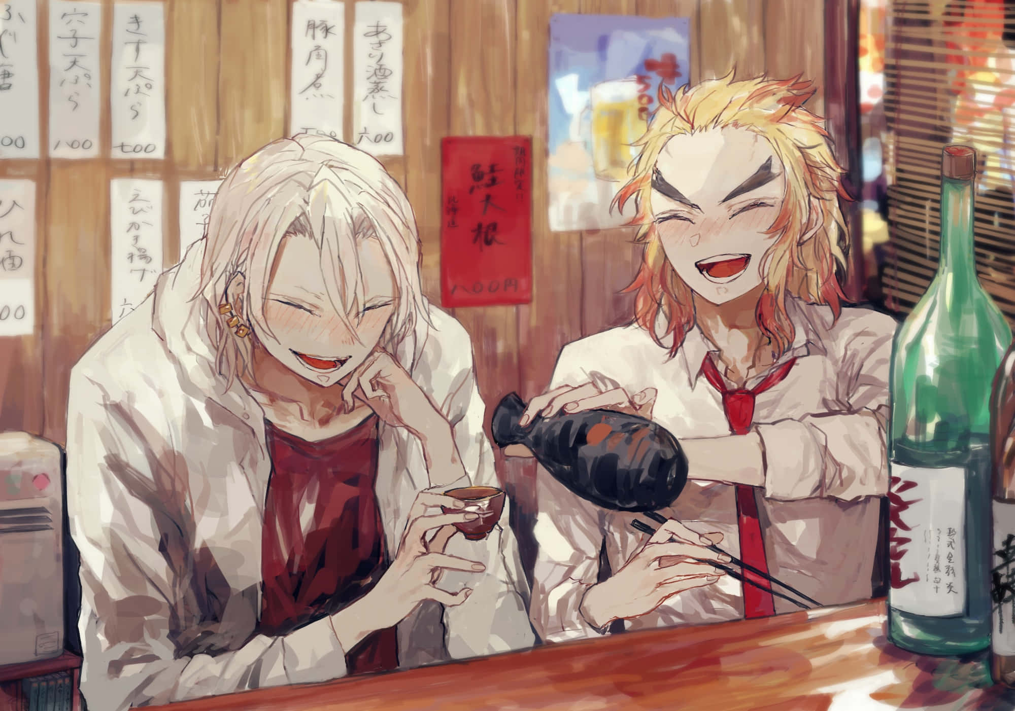 Rengoku And Tengen 桌布 壁紙 — 兩個動漫角色在木製吧檯前開懷大笑，身後有清酒瓶和日文菜單標牌。