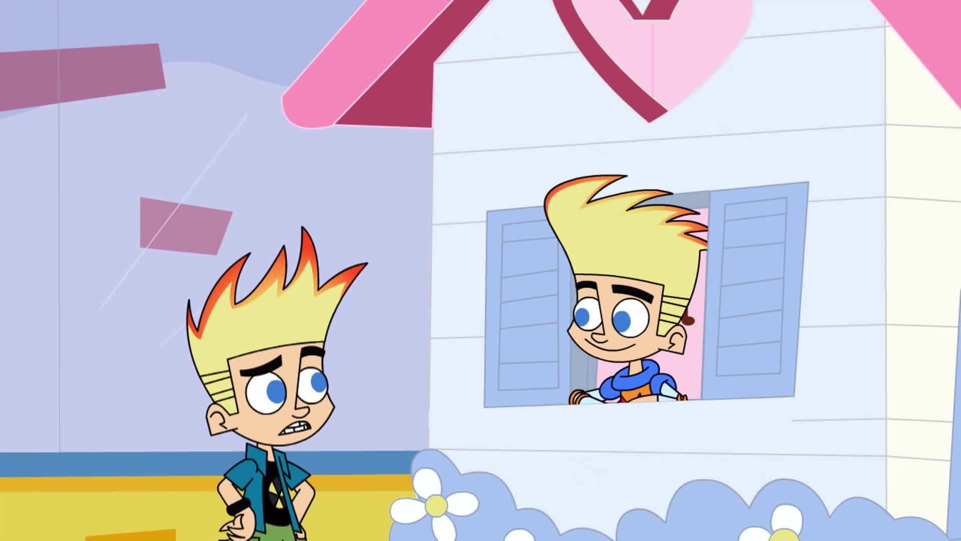 Johnny Test 桌布 壁紙 — 兩個動畫男孩，金色尖刺頭髮，一個在外面看起來不耐煩，另一個從粉紅色房子的窗戶微笑。