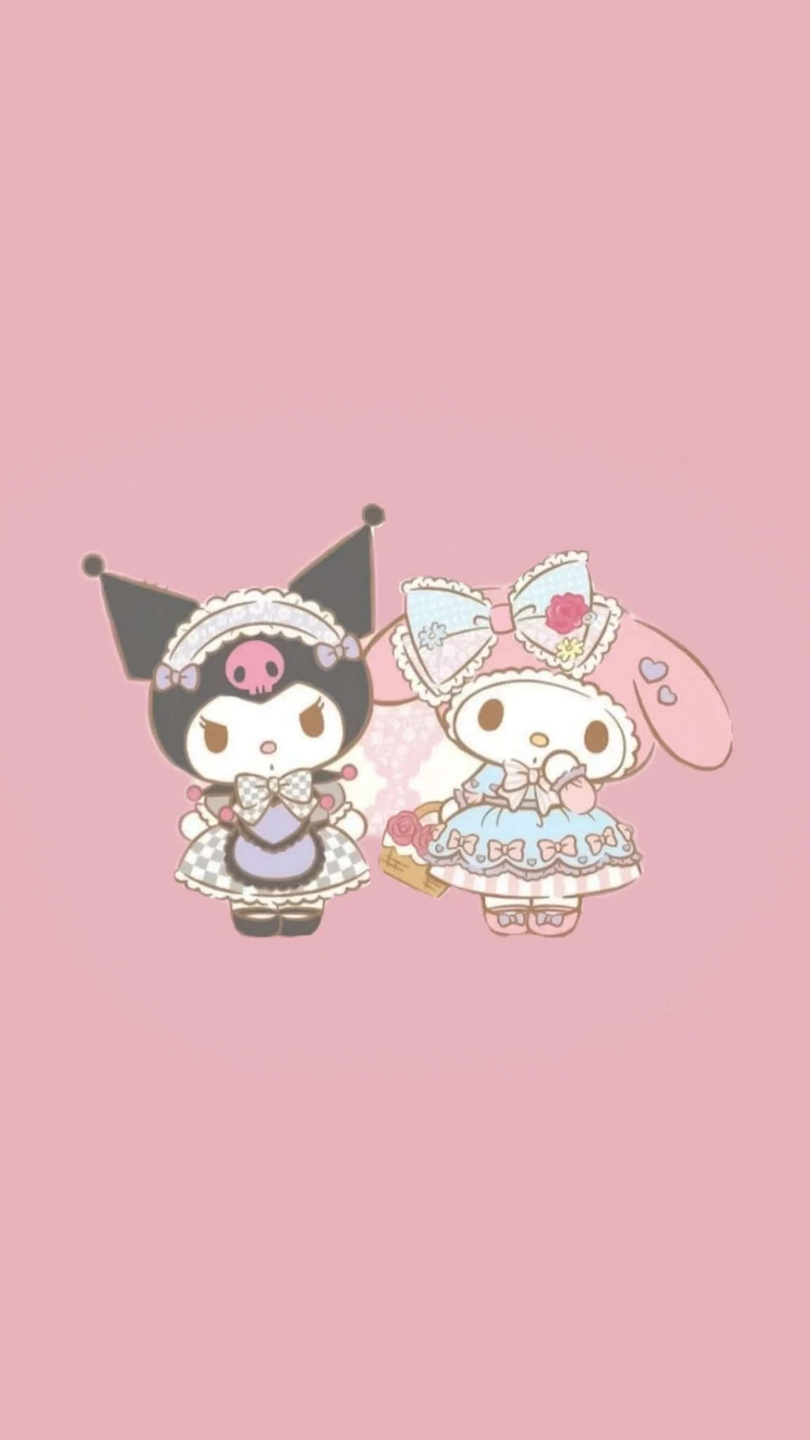 Kuromi And My Melody 桌布 壁紙 — 兩個可愛的Sanrio角色穿著女僕裝，並排站在柔和的粉紅色背景前。