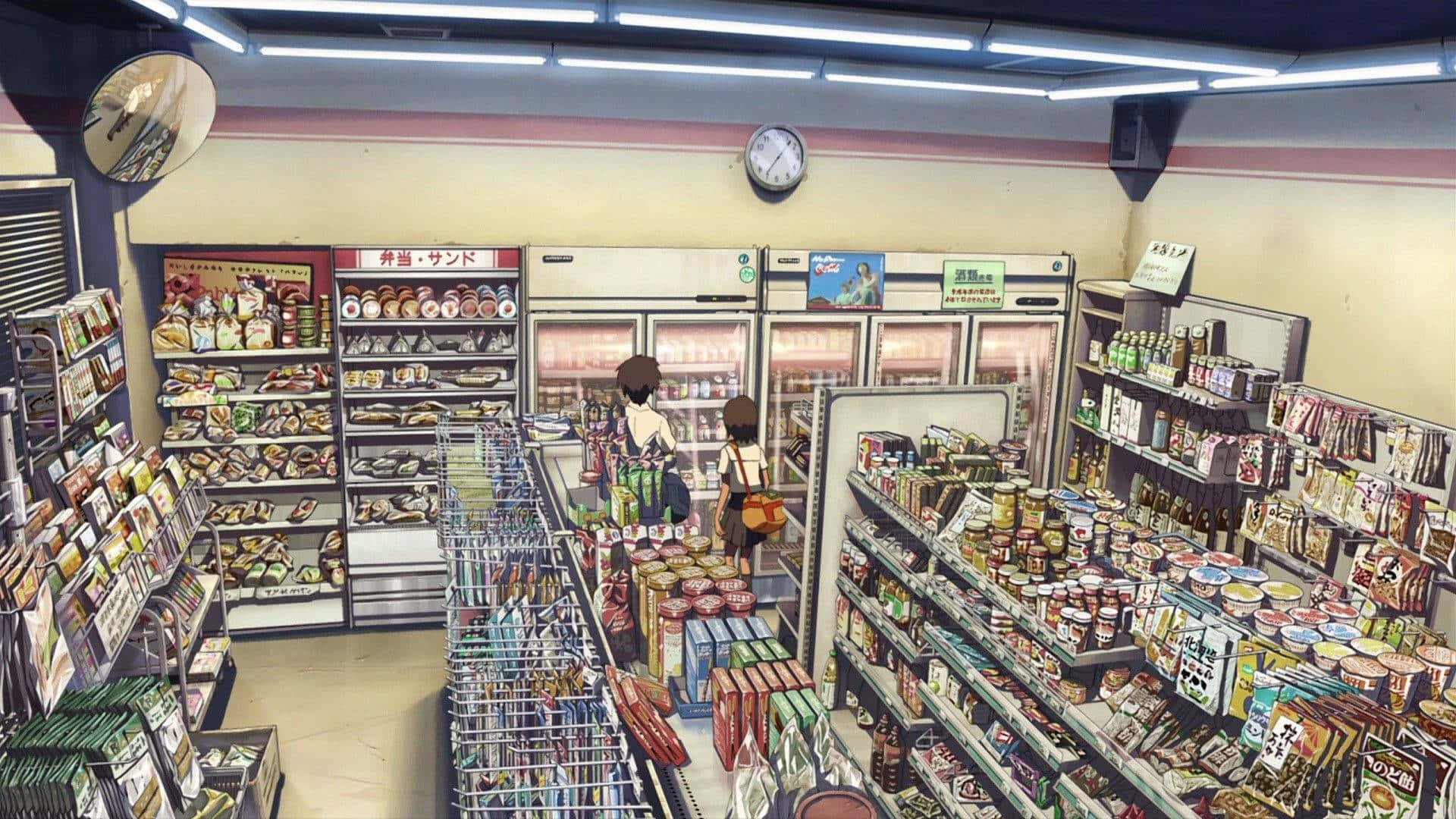 Grocery Store 桌布 壁紙 — 兩個小孩喺燈火通明嘅日本便利店入面，喺擺滿零食同冷藏商品嘅貨架之間行來行去。