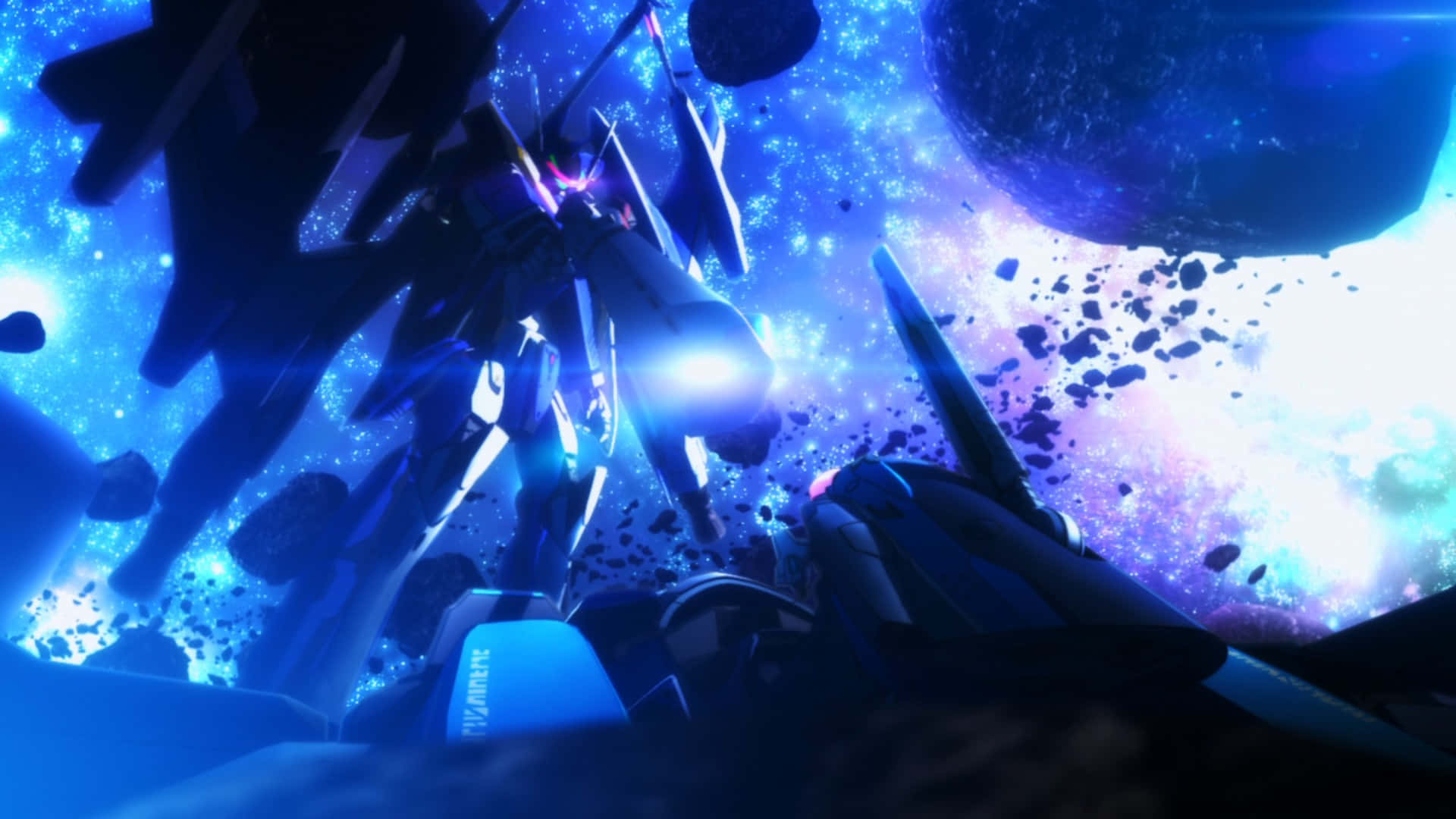 Macross Delta 桌布 壁紙 — 兩個巨型機甲在星光熠熠的星雲下，於發光藍色宇宙碎片和漂浮小行星中戰鬥。