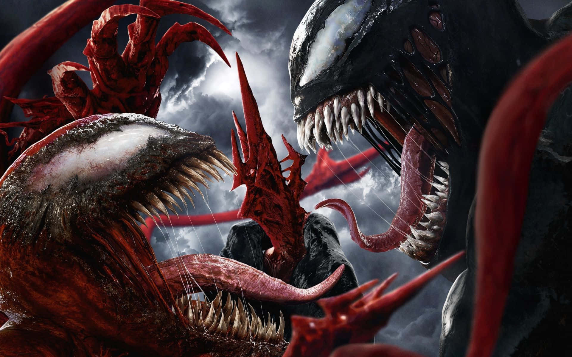Carnage Vs Venom 桌布 壁紙 — 兩個張開血盆大口的怪物共生體，揮舞著紅色觸手，在暴風雨的天空下激烈碰撞。