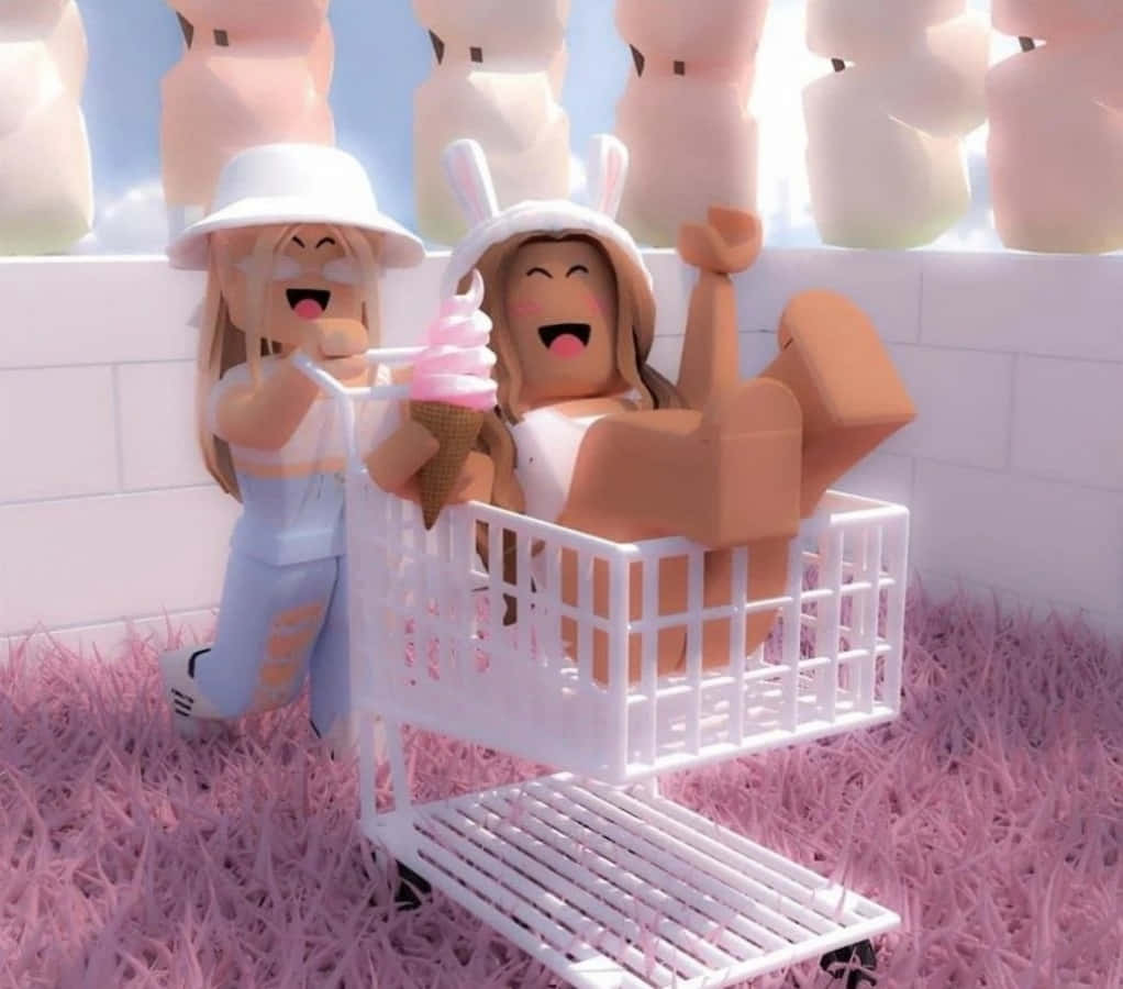Aesthetic Roblox 桌布 壁紙 — 兩個戴著兔仔帽嘅開心Roblox角色推住一架載有粉紅色雪糕筒嘅購物車穿過粉紅色草地。