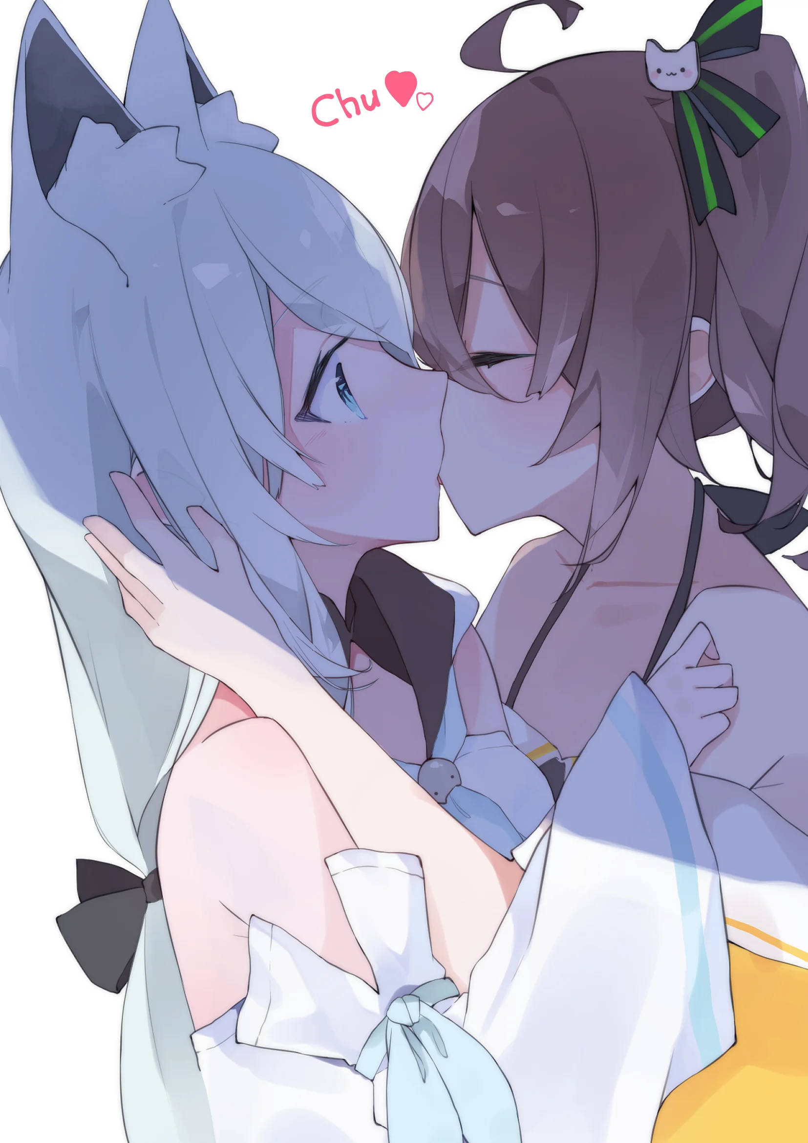 Innocent Love between Matsuri and Fubuki 壁紙 — 兩個有狐狸耳朵的動漫女孩溫柔地親吻臉頰，上面漂浮著一個粉紅色的chu心形。