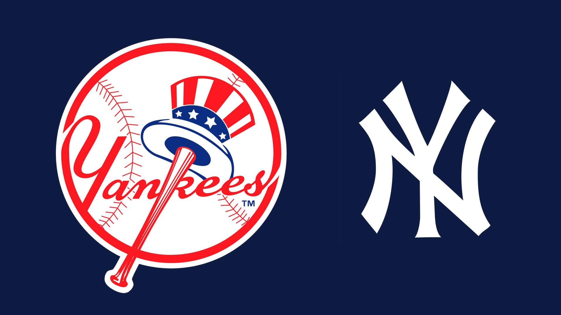 Yankees 桌布 壁紙 — 兩個標誌性的紐約洋基隊標誌並排放在深藍色背景上。