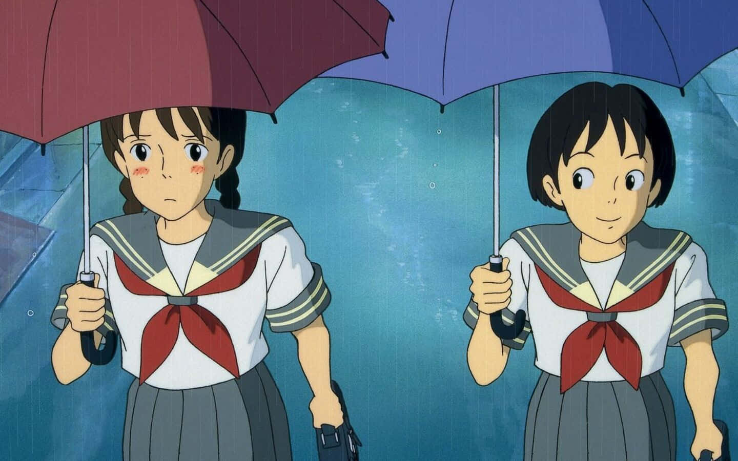 Whisper Of The Heart 桌布 壁紙 — 兩個穿著校服的動漫女孩在雨中撐著雨傘，表情對比鮮明，背景是藍色水漾。