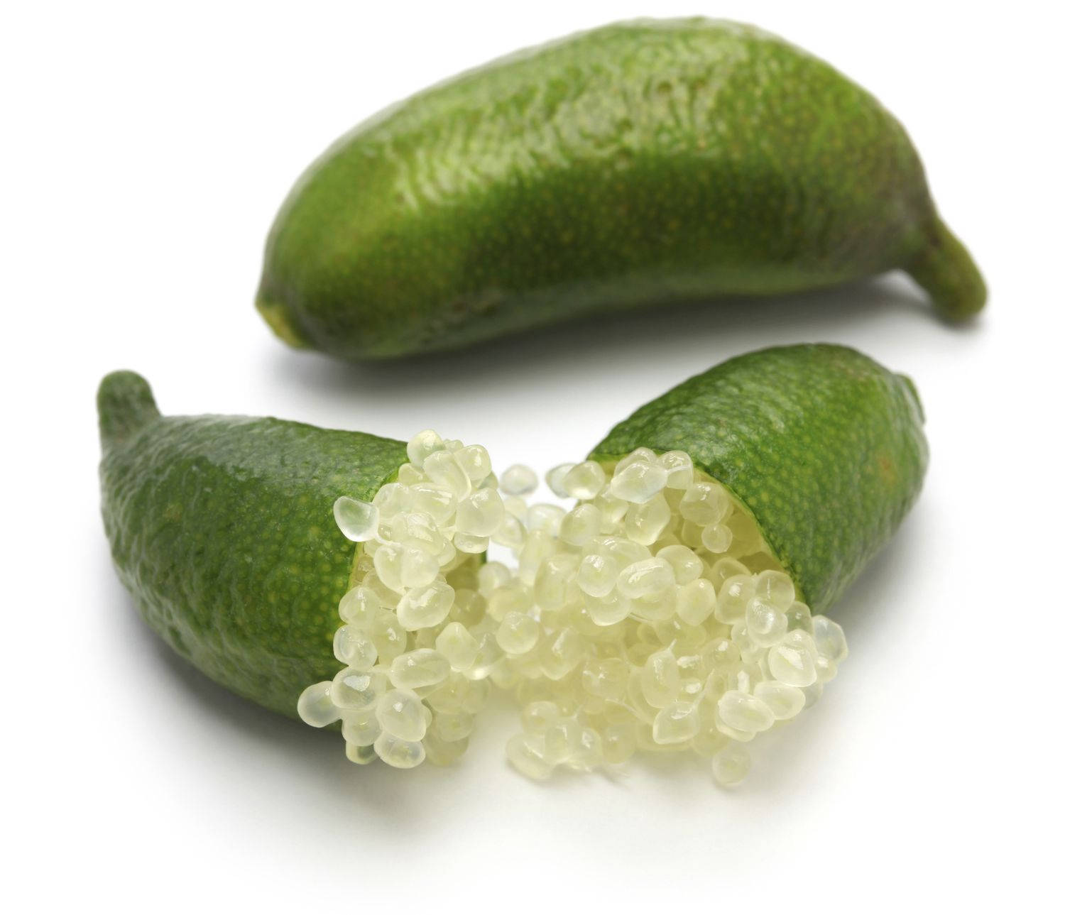 兩個綠色指 lime 壁紙 — 兩粒綠色手指青檸，其中一粒切開，露出晶瑩多汁的果肉，襯托在純白背景上。