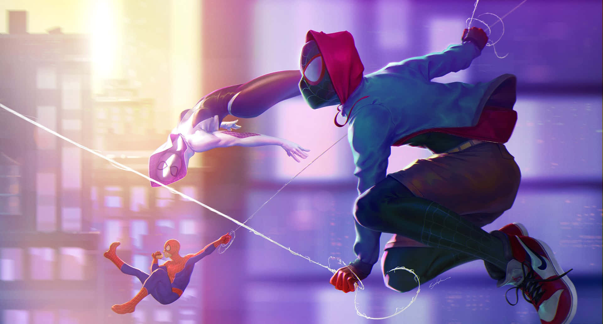 Gwen Stacy 桌布 壁紙 — 兩個蜘蛛人在日落時分穿過發光的城市景觀，伴隨著動態的蛛網線條和充滿活力的紫橙色燈光。