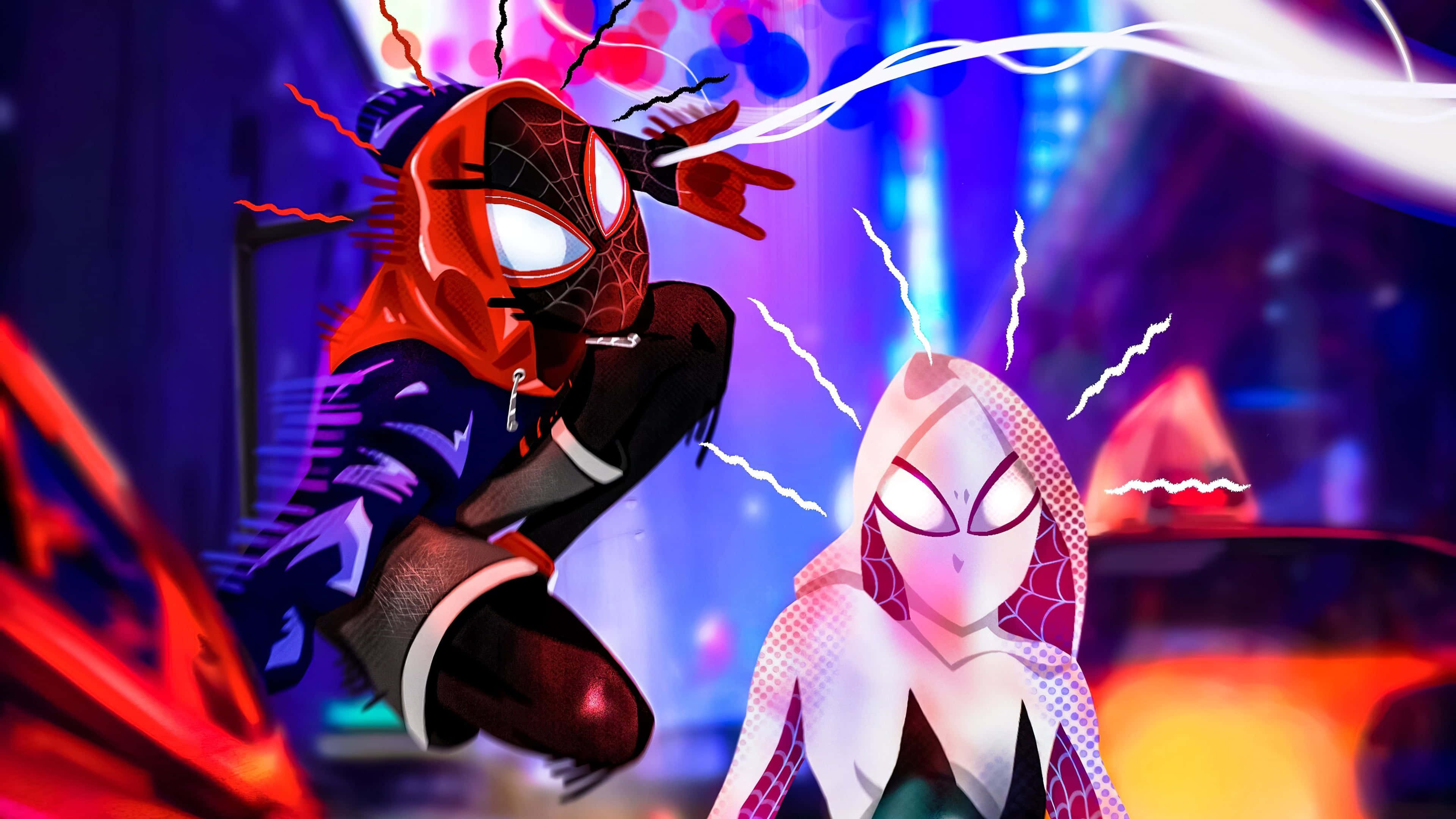 Gwen Stacy 桌布 壁紙 — 兩個蜘蛛人在霓虹燈閃爍的城市景觀中碰撞，電能在他們之間噼啪作響。