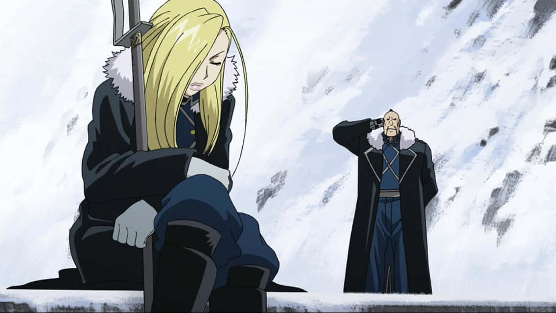 Olivier Mira Armstrong 桌布 壁紙 — 兩個身穿冬季外套的動漫角色站在雪景山區中，一個坐著手持劍，另一個站著手放在頭上。