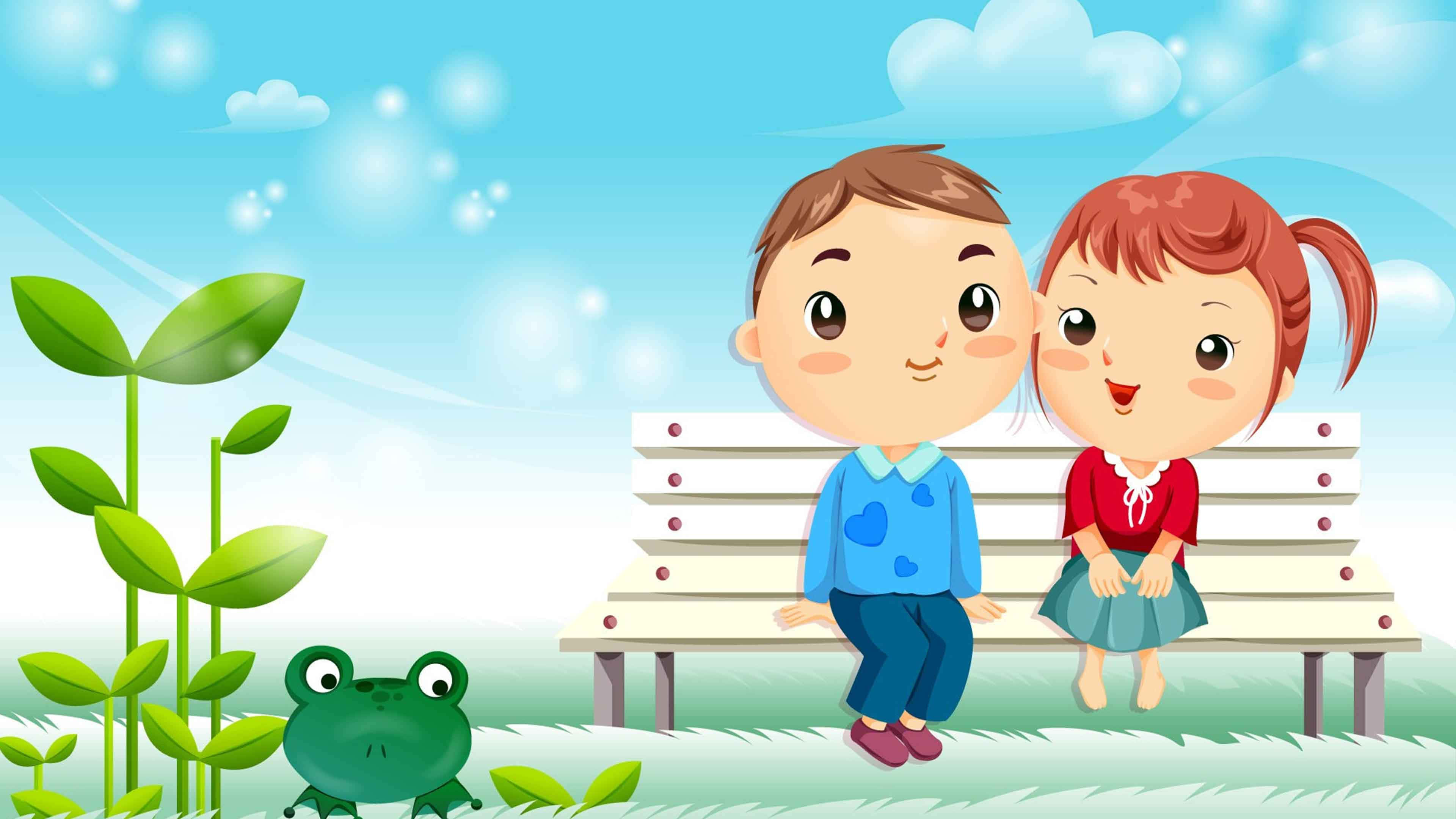 可愛卡通 桌布 壁紙 — 兩個開心的卡通小孩坐在長椅上，頭頂是明亮的藍天，有蓬鬆的雲朵，附近還有一隻微笑的青蛙。