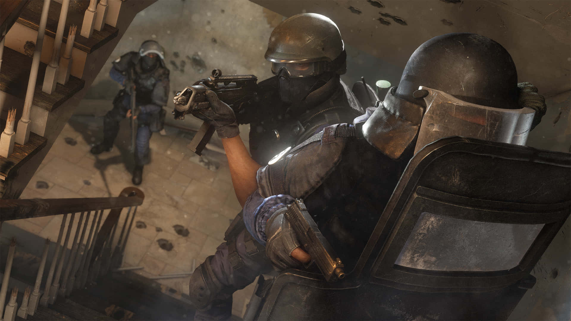 Rainbow Six Siege Operators 桌布 壁紙 — 兩名全副武裝的戰術士兵持槍穿過煙霧瀰漫的廢墟建築物前進。