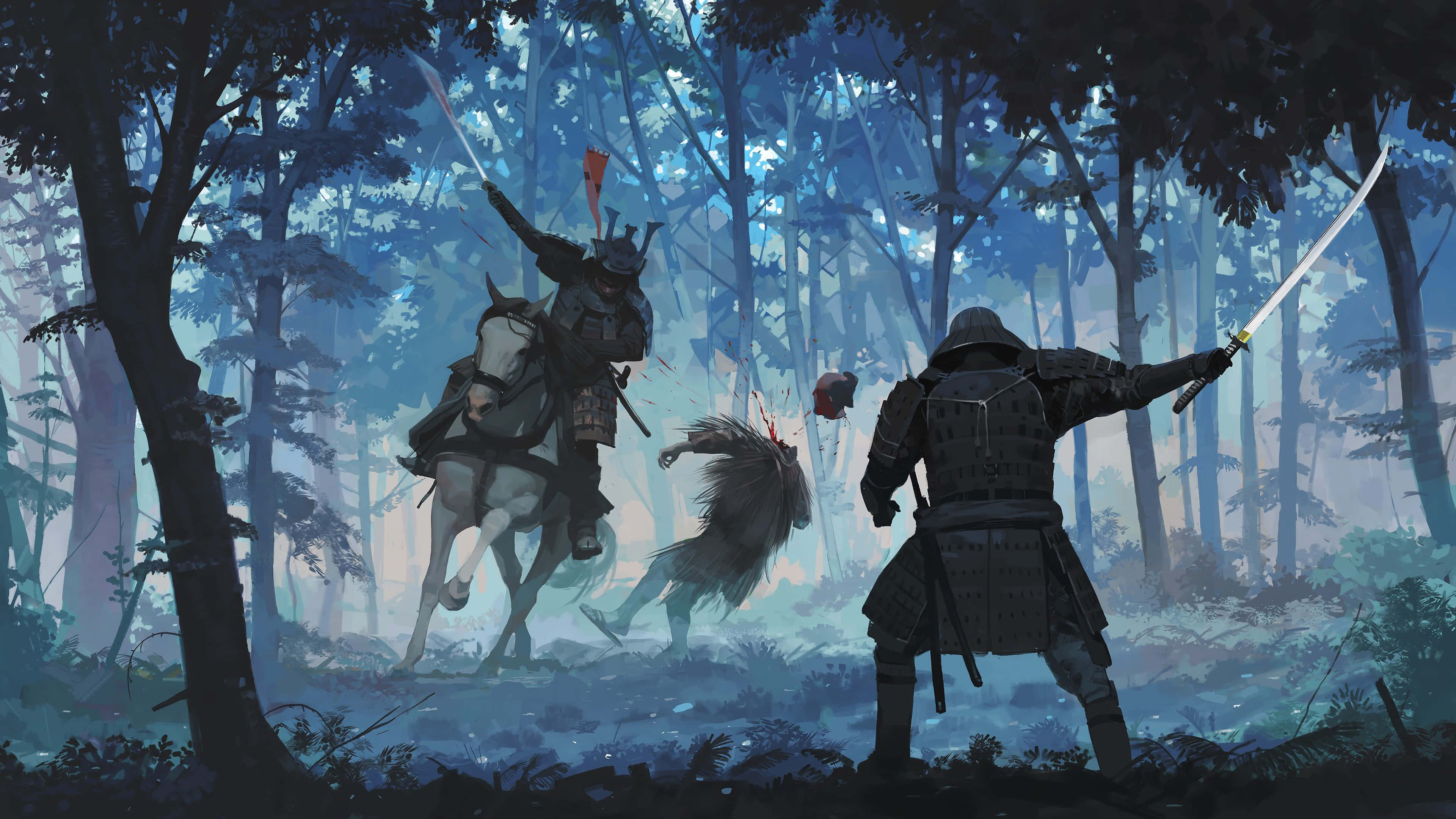 Samurai Battle 桌布 壁紙 — 兩名武士在霧氣瀰漫的森林中交鋒，一人騎馬，一人步行，拔劍進行激烈的戰鬥。