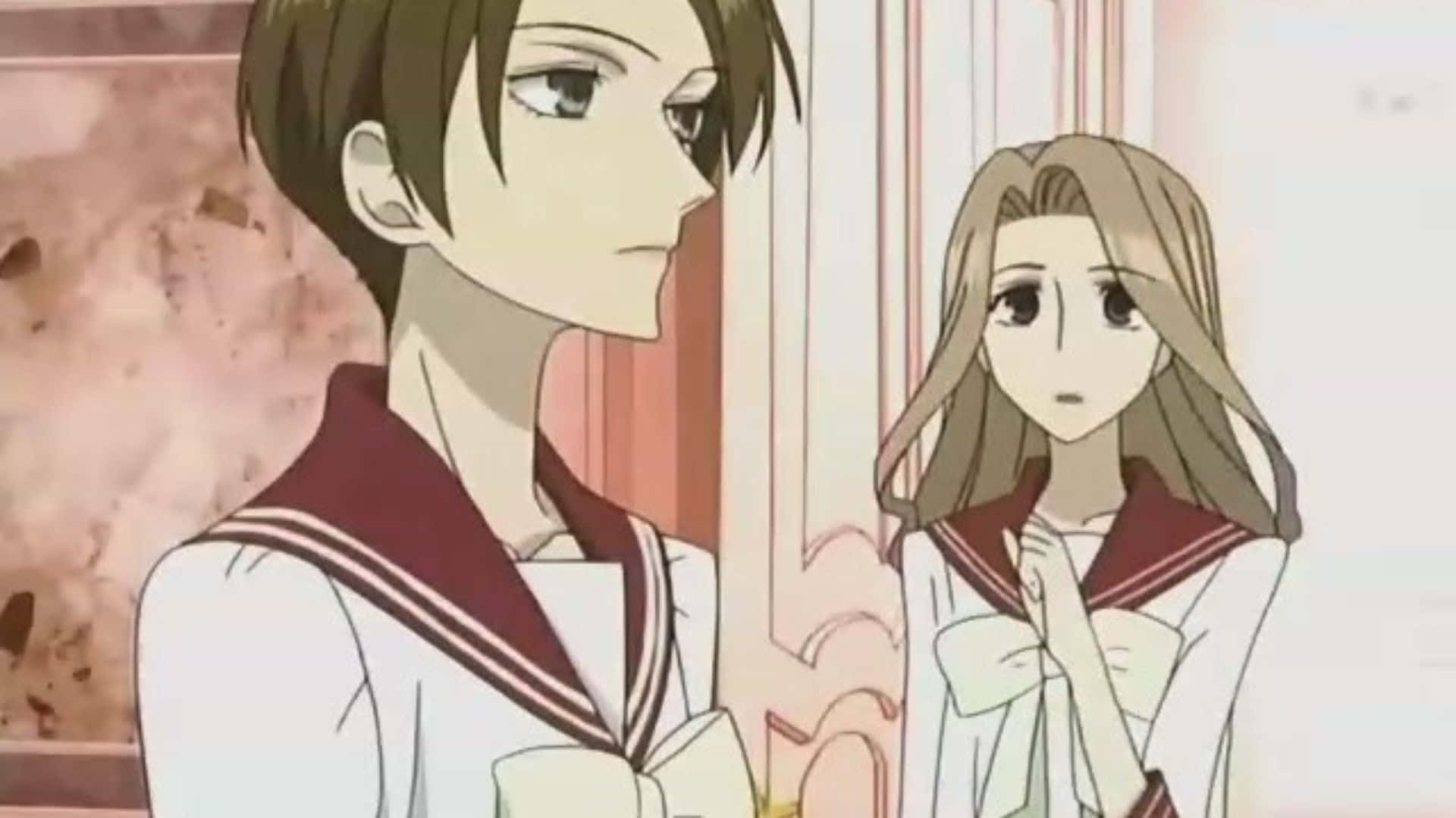 Benio Amakusa 桌布 壁紙 — 兩名穿著水手服嘅動畫學生企喺一個光線溫暖、有柔和粉紅色牆壁同華麗線條嘅走廊入面。