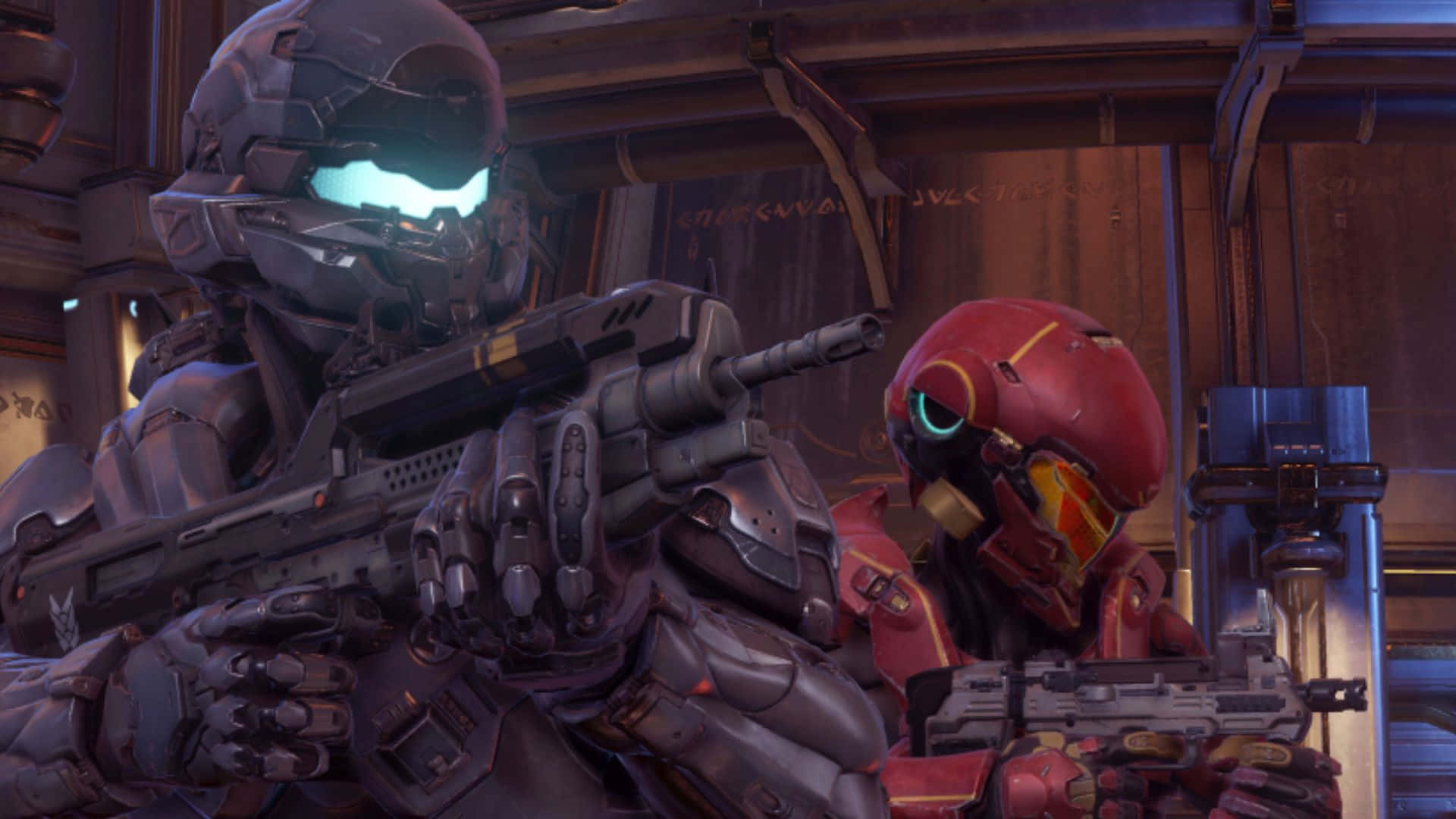 Fireteam Osiris 桌布 壁紙 — 兩名身穿未來戰鬥裝備的裝甲士兵在光線昏暗的工業環境中保持警覺。