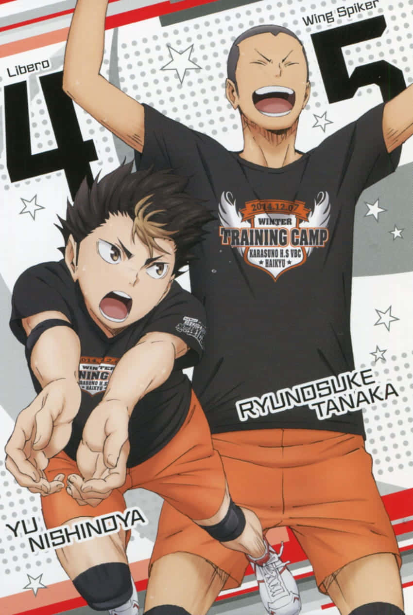 Tanaka Ryunosuke 桌布 壁紙 — 兩名身穿黑色和橙色制服嘅動漫排球選手，喺動態圖形背景前以激烈表情大喊。