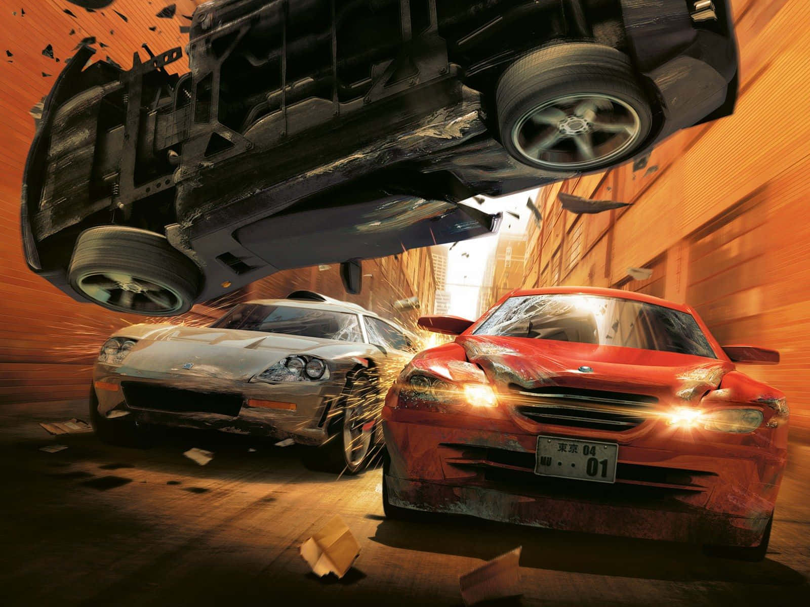 Racing Games 桌布 壁紙 — 兩輛損毀的跑車在火海般的城市峽谷中相撞，第三輛在碎片和發光的車頭燈中從頭頂翻過。