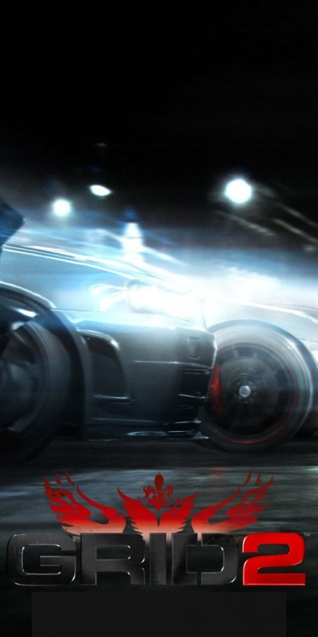 夜間高速賽車，車頭燈閃爍，動態模糊。