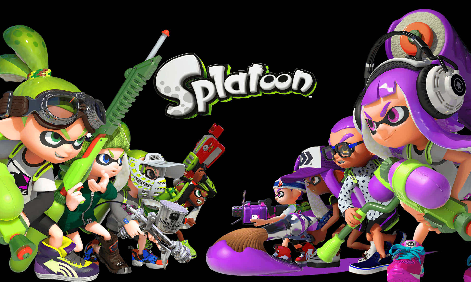 splatoon 桌布 壁紙 — 兩隊色彩繽紛的魷魚角色身穿遊戲裝備，在黑色背景前用墨水槍對峙。