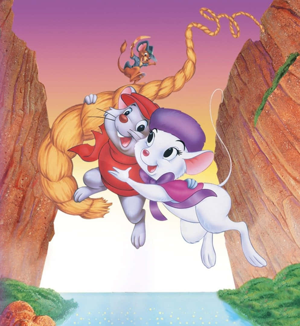 The Rescuers Down Under 桌布 壁紙 — 兩隻動畫老鼠喺紫色日落天空下嘅岩石懸崖之間，開心噉喺金色繩索上搖擺。