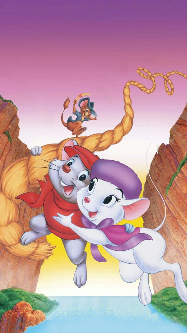 The Rescuers Down Under 桌布 壁紙 — 兩隻動畫老鼠喺紫色日落天空背景下，開心噉喺一條巨大金色辮仔上搖擺。