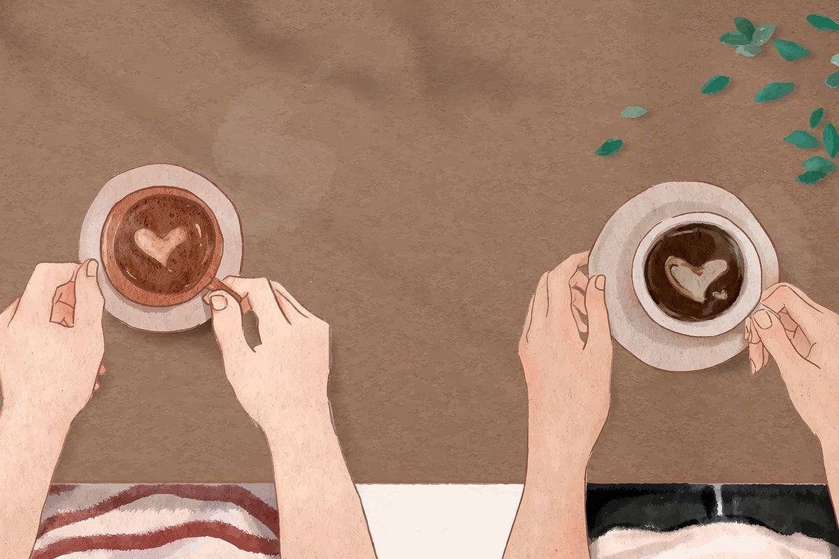 Coffee Aesthetic 桌布 壁紙 — 兩隻手拿著冒煙的咖啡杯，杯上有心形拉花藝術，放在棕色桌子上，散落著綠色樹葉。