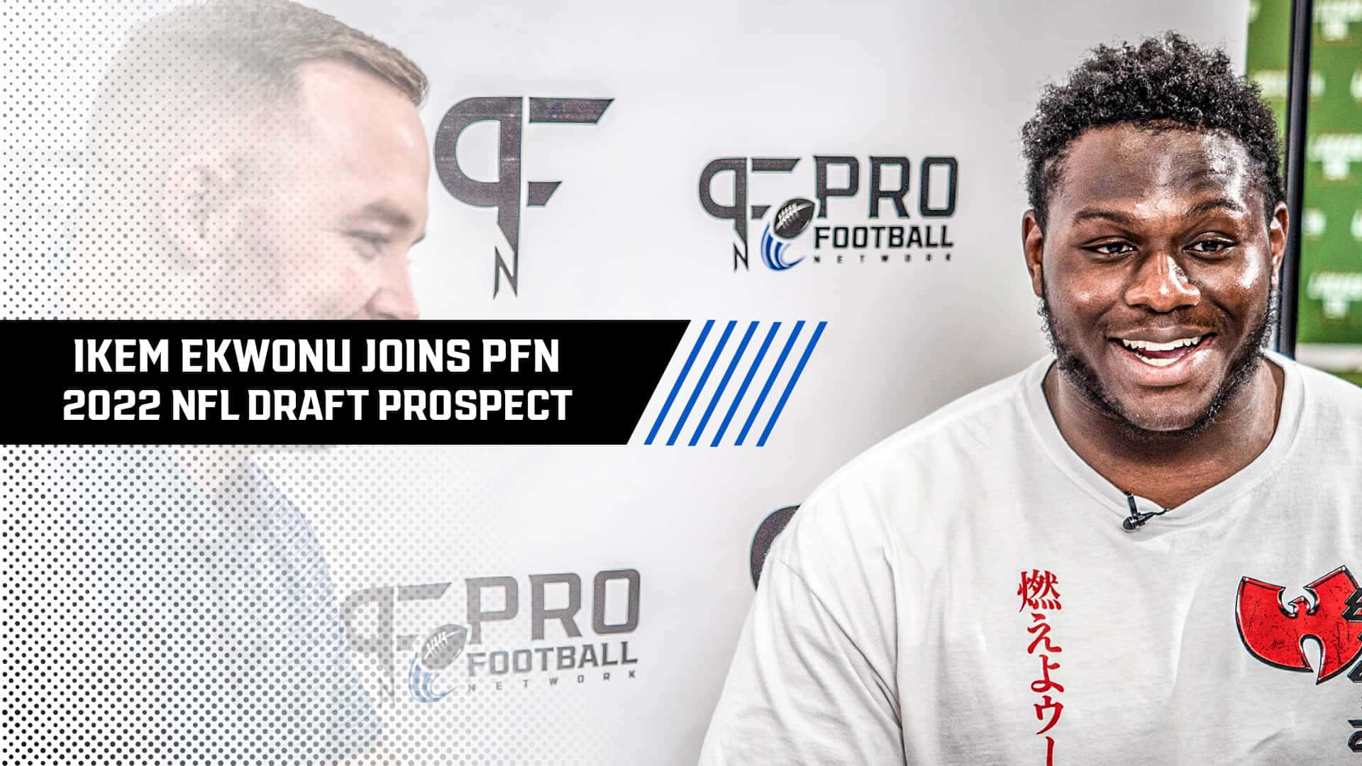 NFL選秀新秀Ikem Ekwonu在Pro Football Network採訪中微笑。