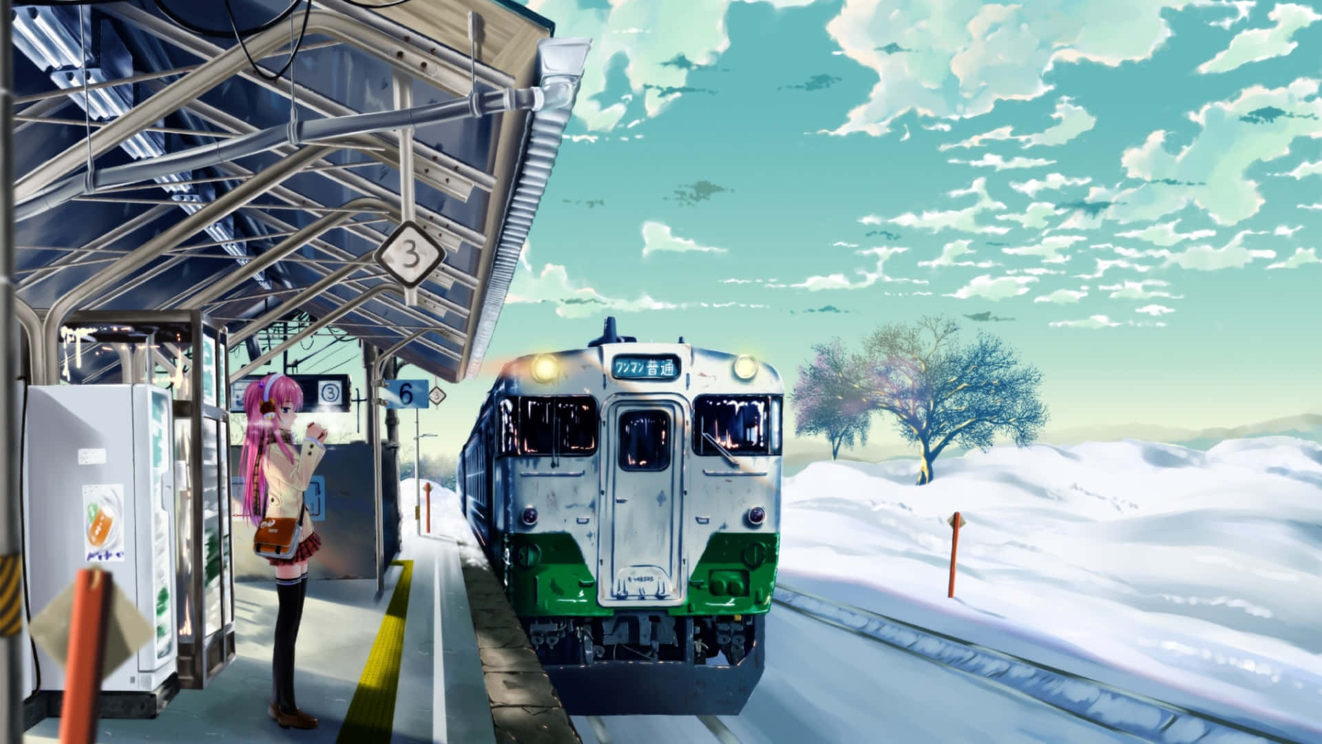 冬季動漫火車站 壁紙 — 一位粉紅色頭髮的動漫女孩在雪中的火車站等候，一列綠色和銀色的火車在明亮的藍綠色天空下駛近。
