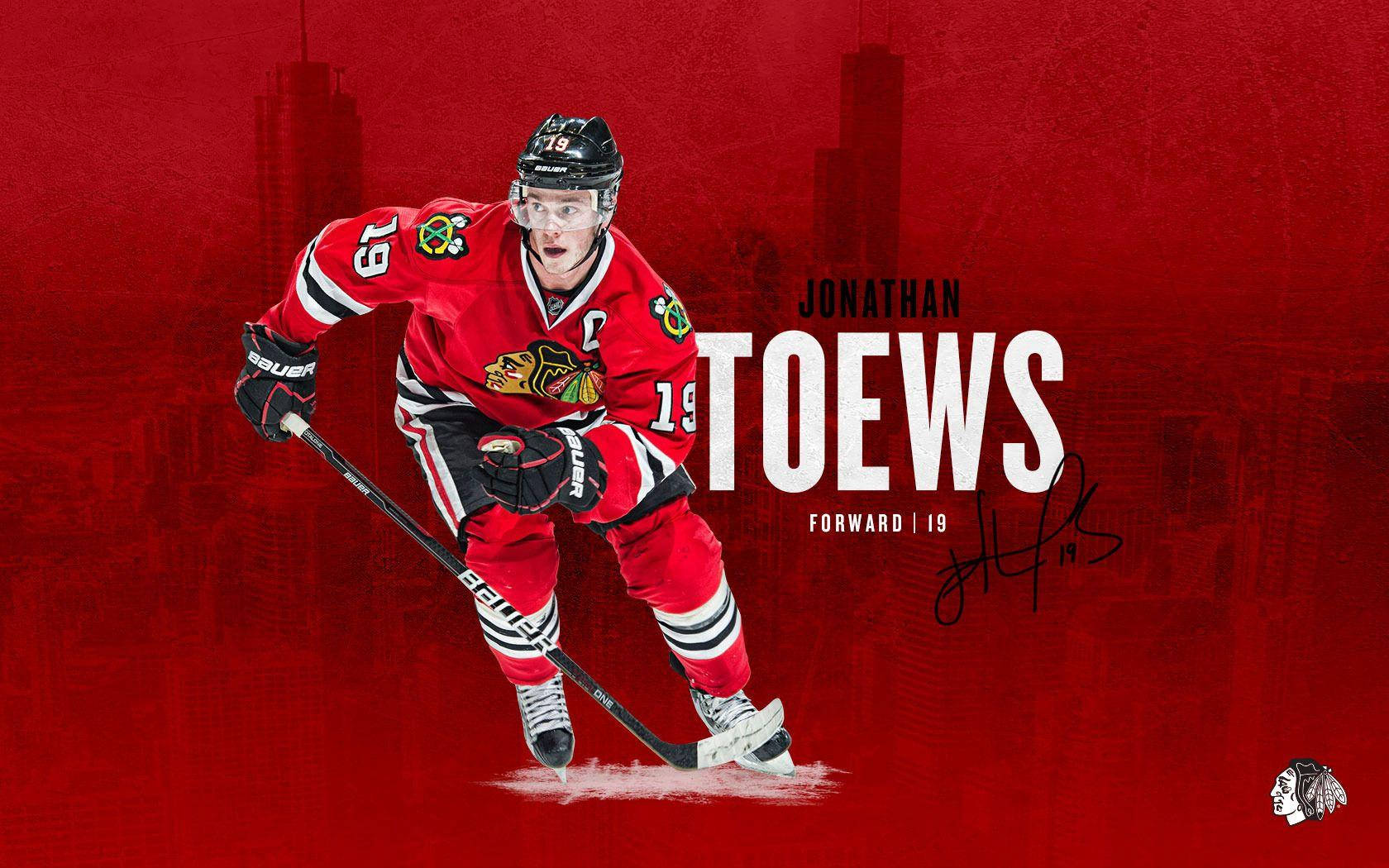 Jonathan Toews 身穿 Blackhawks 制服，以城市天際線為背景滑冰。