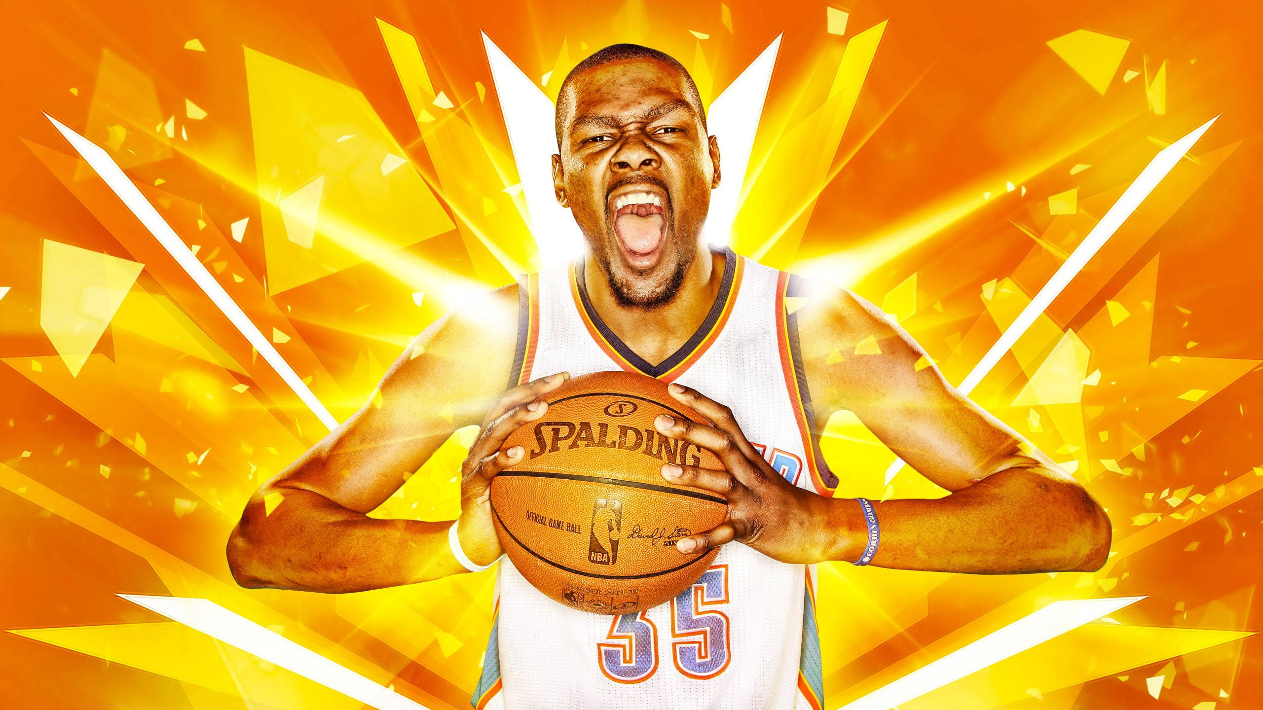 凱文·杜蘭特持球吶喊壁紙 壁紙 — 籃球運動員凱文·杜蘭特（Kevin Durant）在燦爛的橙色和黃色幾何爆炸背景下，手持斯伯丁（Spalding）球咆哮。