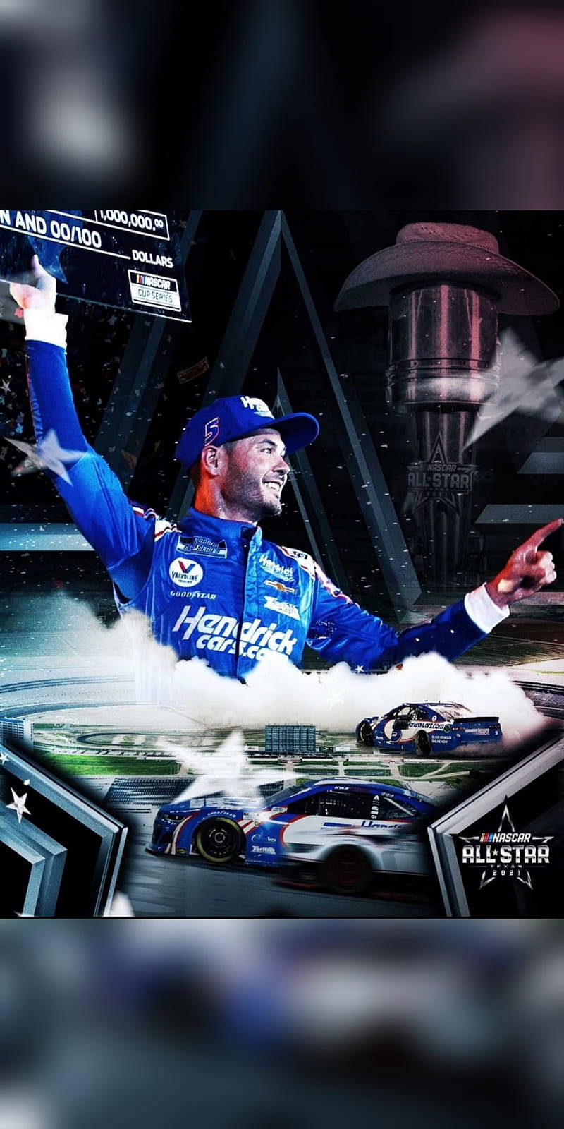 NASCAR車手與他的賽車在賽道上慶祝贏得一百萬美元獎金。