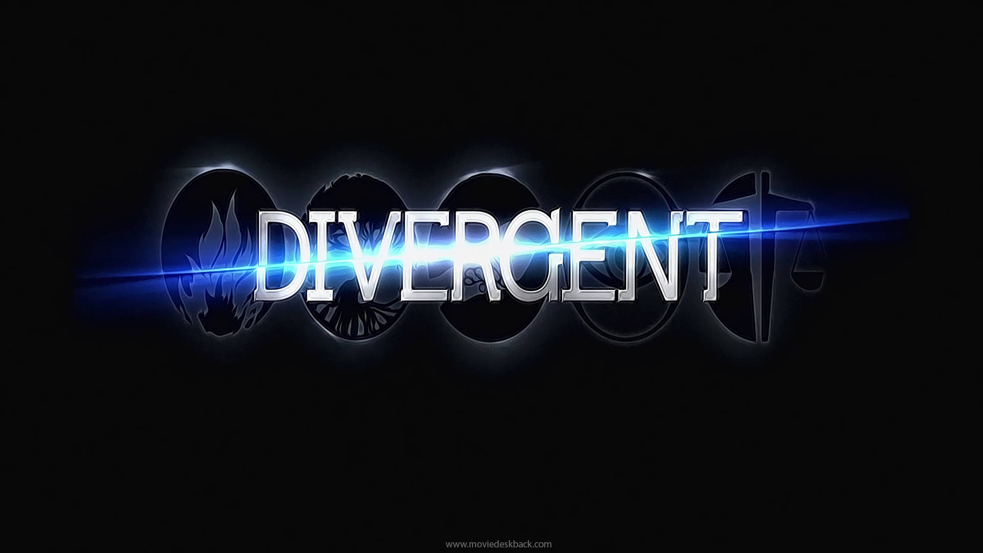 分歧者電影標題海報 壁紙 — 「DIVERGENT」一詞在黑色背景上發出電光藍色光芒，兩側有派系符號。