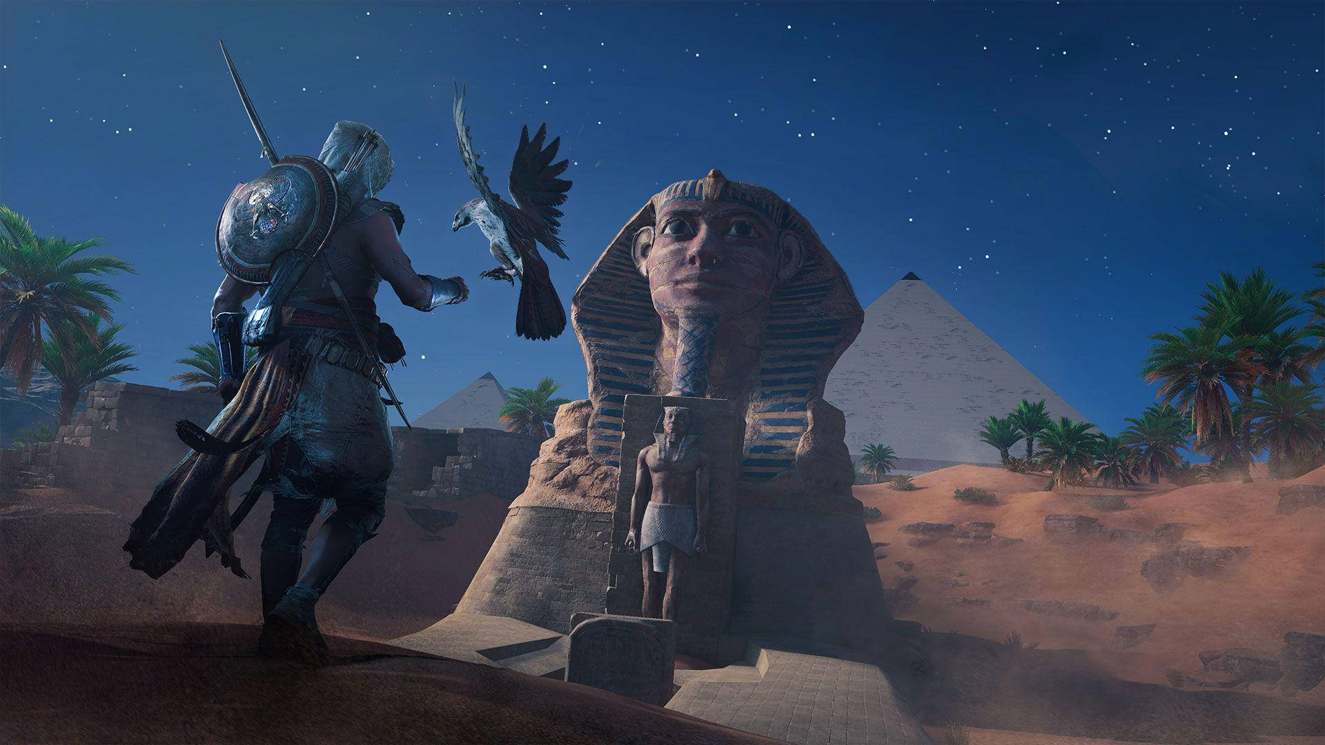 戰士與鷹站在星空沙漠天空下的獅身人面像前，金字塔在遠方。