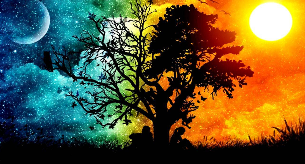樹 桌布 壁紙 — 剪影樹下兩個人，背景是融合了熾熱日落和星空宇宙藍的超現實天空。
