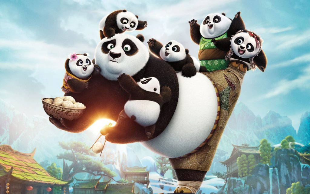 功夫熊貓抱著眾多幼崽 壁紙 — 一個快樂的熊貓家庭在山村天空中漂浮，手持餃子和發光的燈籠。
