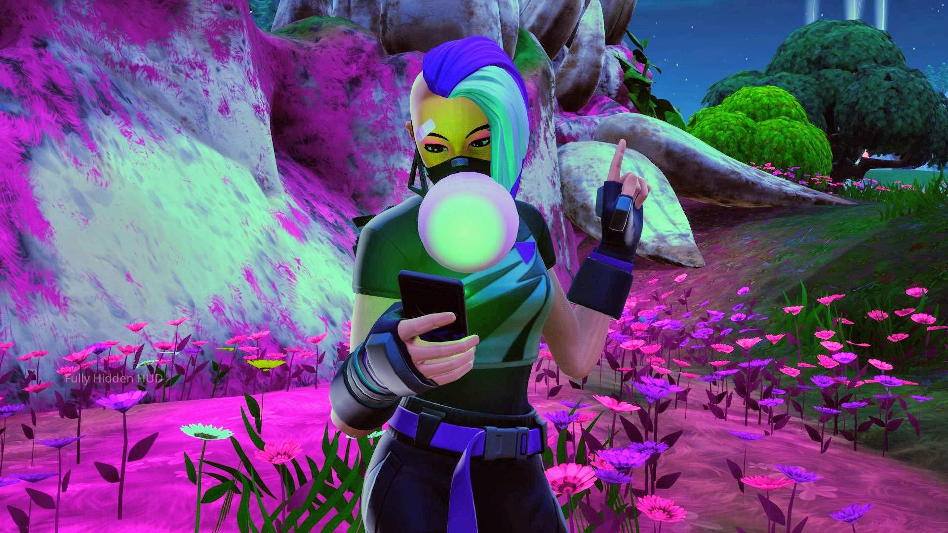 Fortnite角色在夜晚發光的粉紅色花田中拿著電話和發光球體。