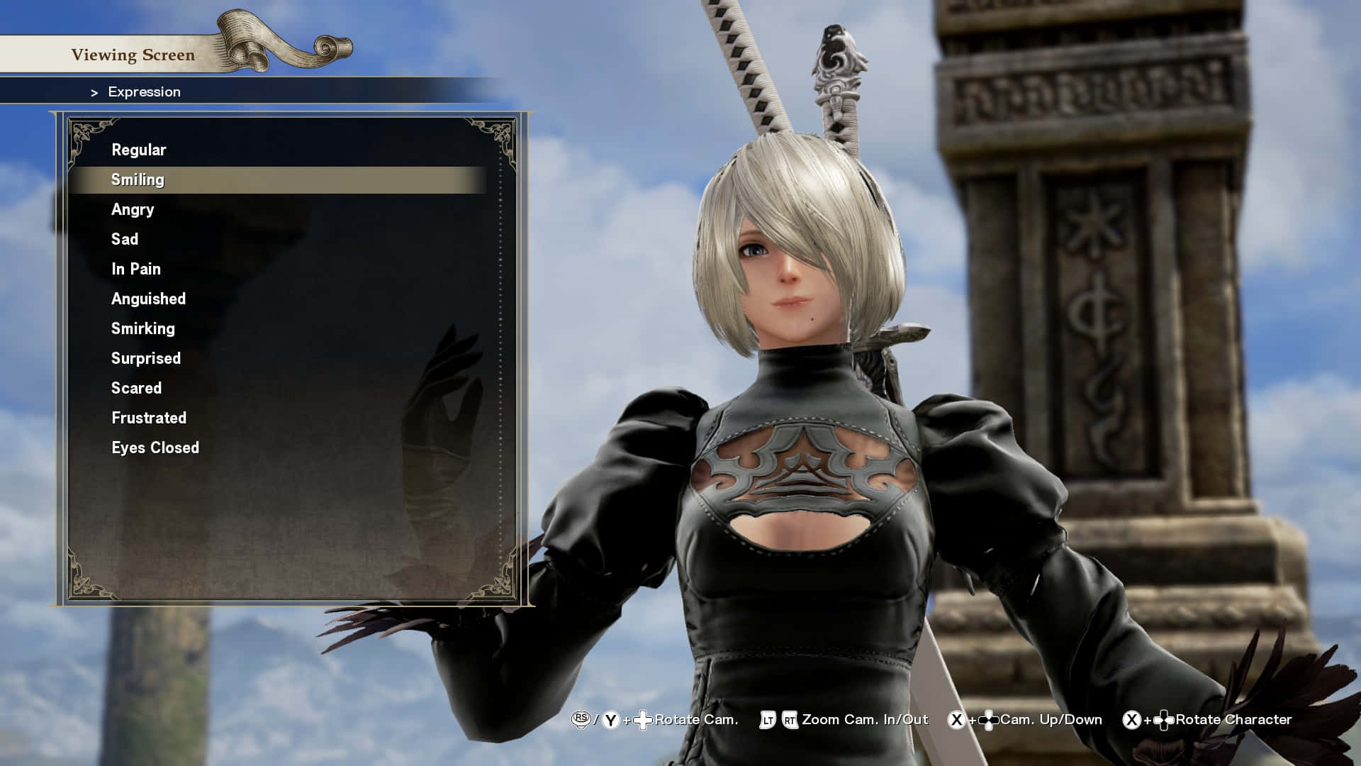 銀髮黑色盔甲的動漫角色站在帶有表情選單的石紀念碑附近。