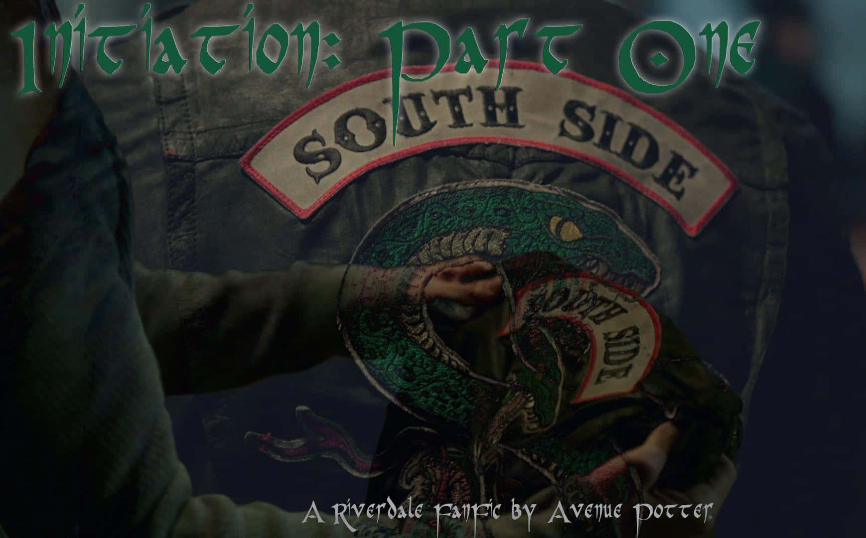 牛仔外套近距離特寫，帶有綠色蛇形補丁和「South Side」文字。