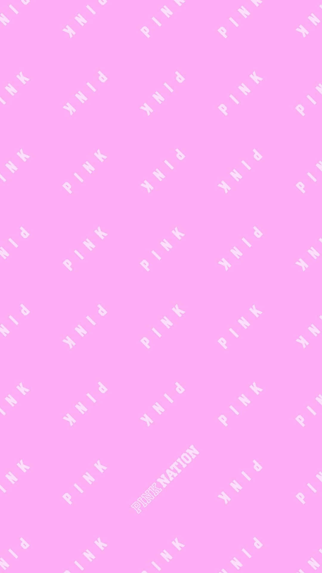 粉紅色背景，重複的白色斜體文字顯示PINK和一個PINKRATION。