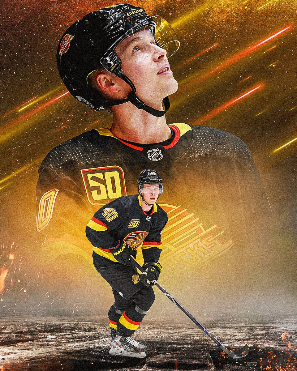 加拿大NHL球員埃利亞斯·佩特ters森數位插畫 壁紙 — 一名身穿黑色和黃色裝備的冰球運動員站在冰上，周圍有火焰般的條紋和火花爆炸，背景是宇宙。