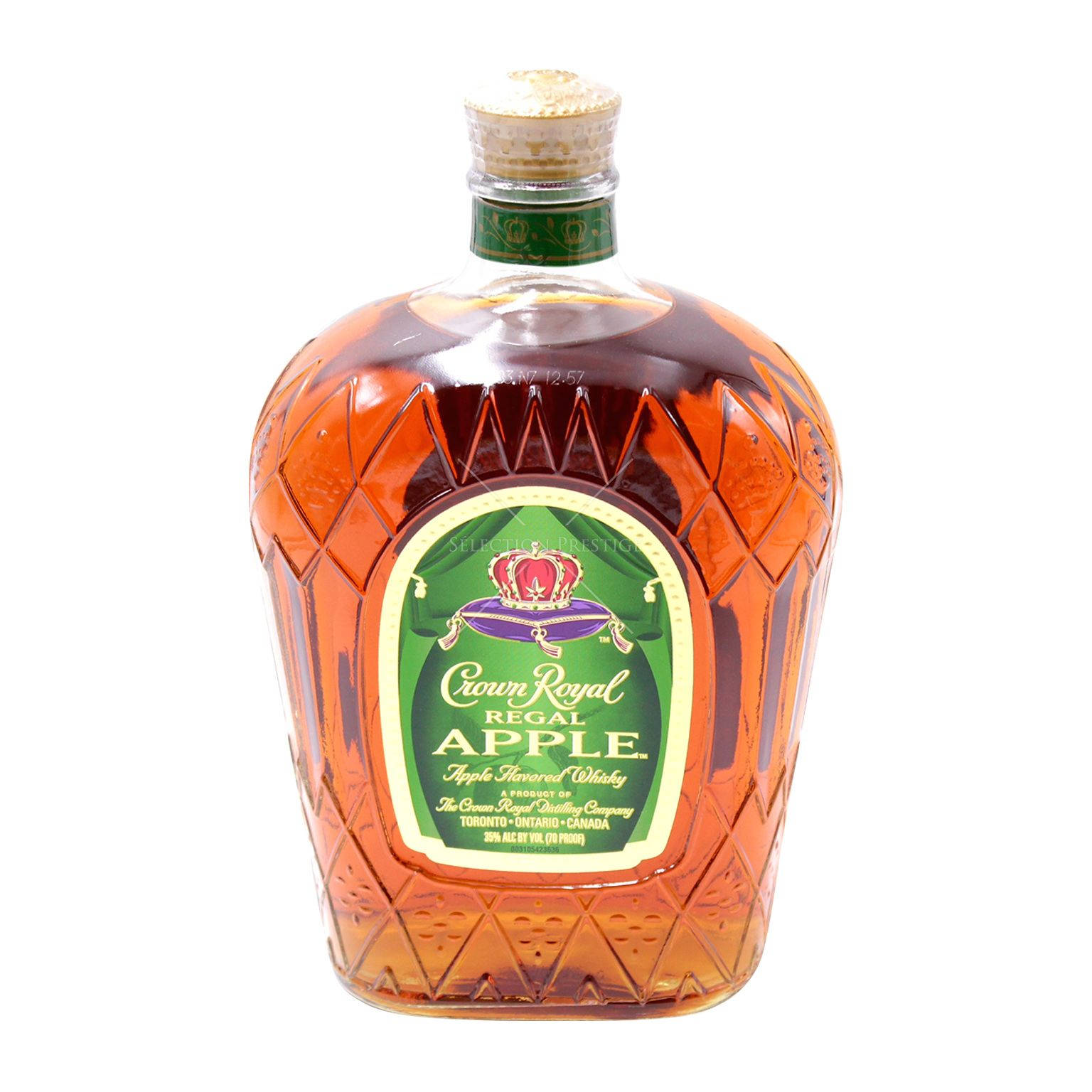 Crown Royal Regal Apple 威士忌酒瓶，帶有綠色標籤和金色皇冠蓋。